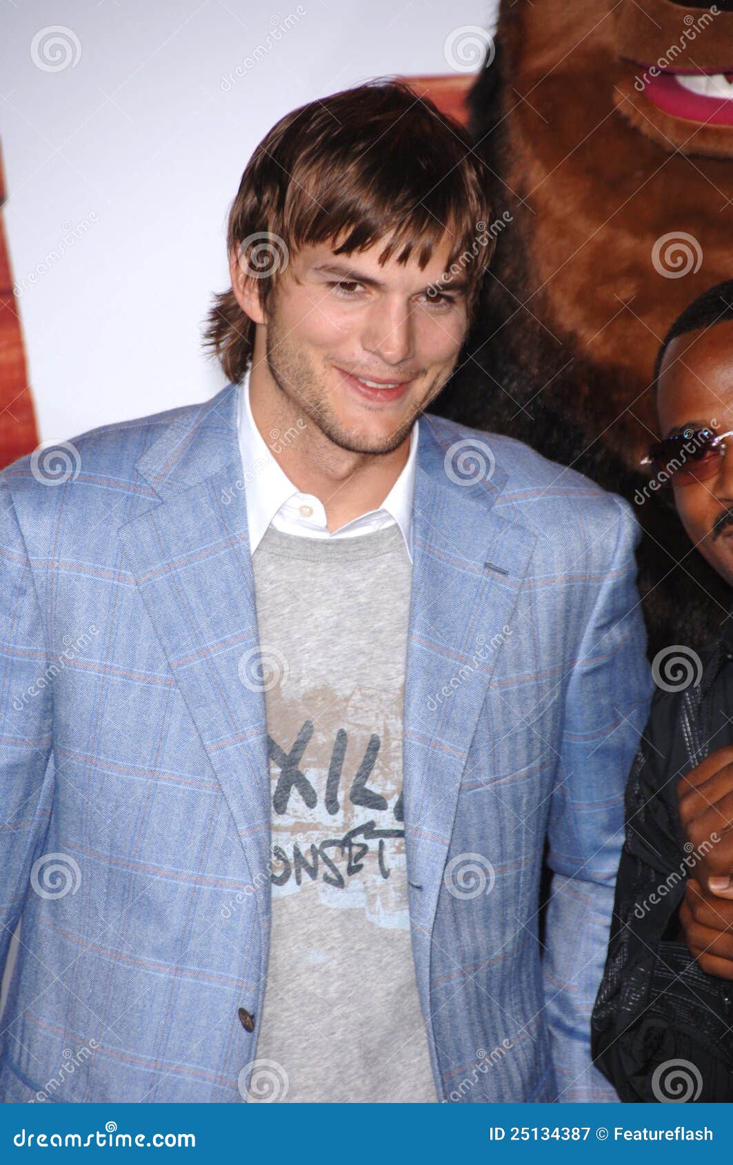 Ashton Kutcher editorial photography. Image of theatre - 25134387