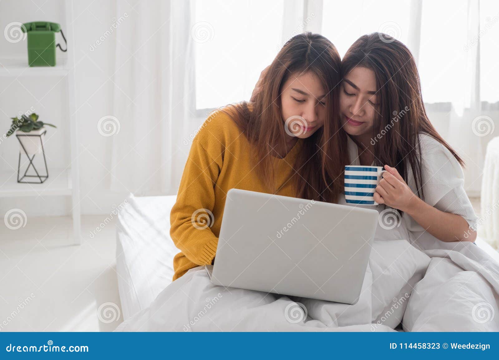 asian lesbian teens