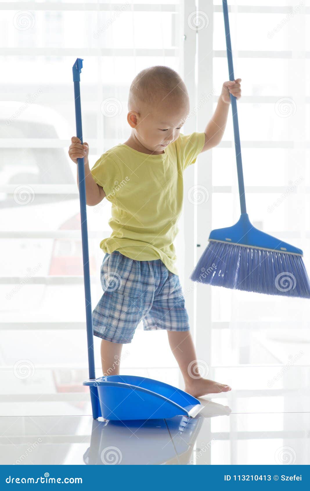 https://thumbs.dreamstime.com/z/asian-baby-boy-sweeping-floor-broom-young-child-doing-house-chores-home-toddler-sweeping-floor-113210413.jpg