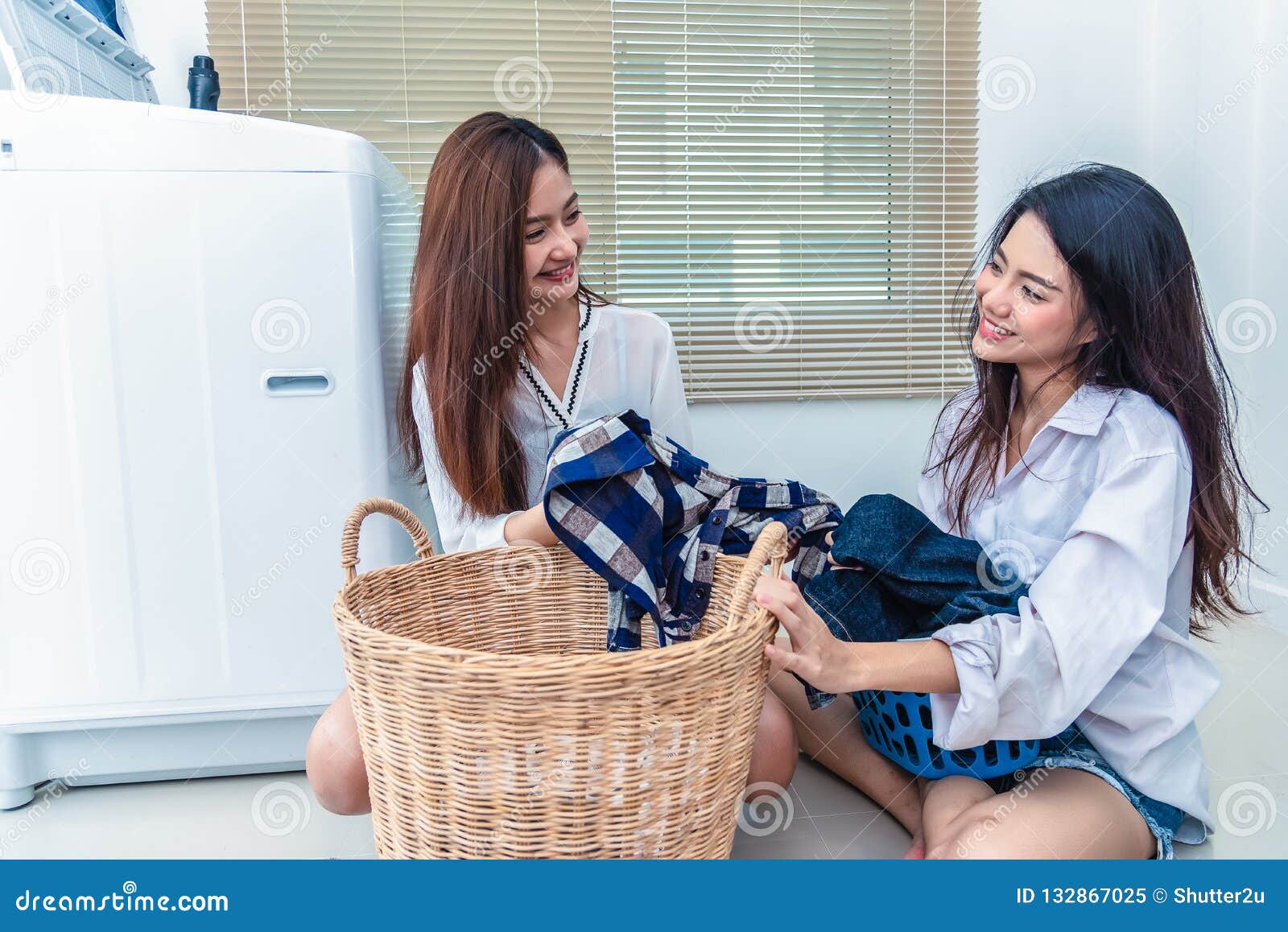 lesbians in laundry room Lesbians in laundry room