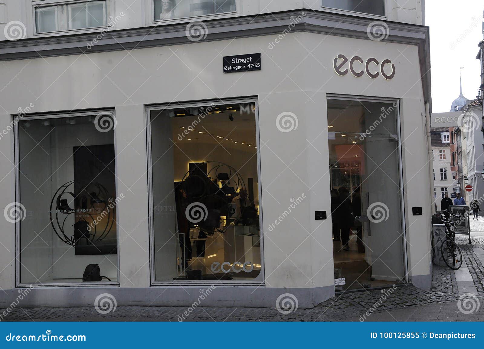 gør dig irriteret Fremmedgøre Rundt og rundt Asian Ecco Shoe Brand Customers Editorial Image - Image of news,  copenhagen: 100125855