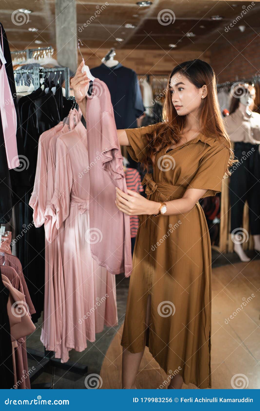 Asian Fashion Shop Owner at Her Boutique Stock Photo - Image of happy ...