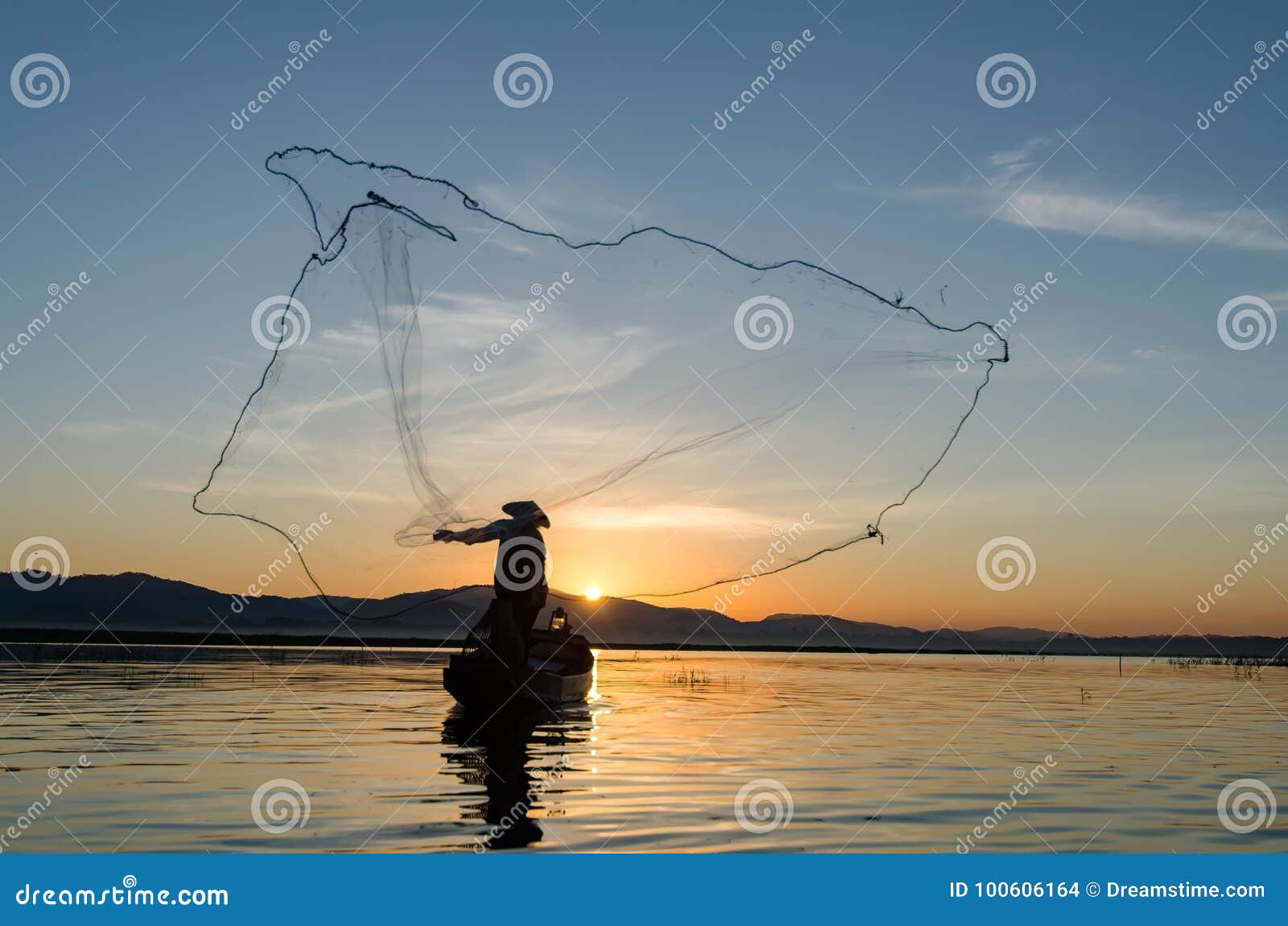 208 Cast Net Fisherman Silhouette Stock Photos - Free & Royalty-Free Stock  Photos from Dreamstime