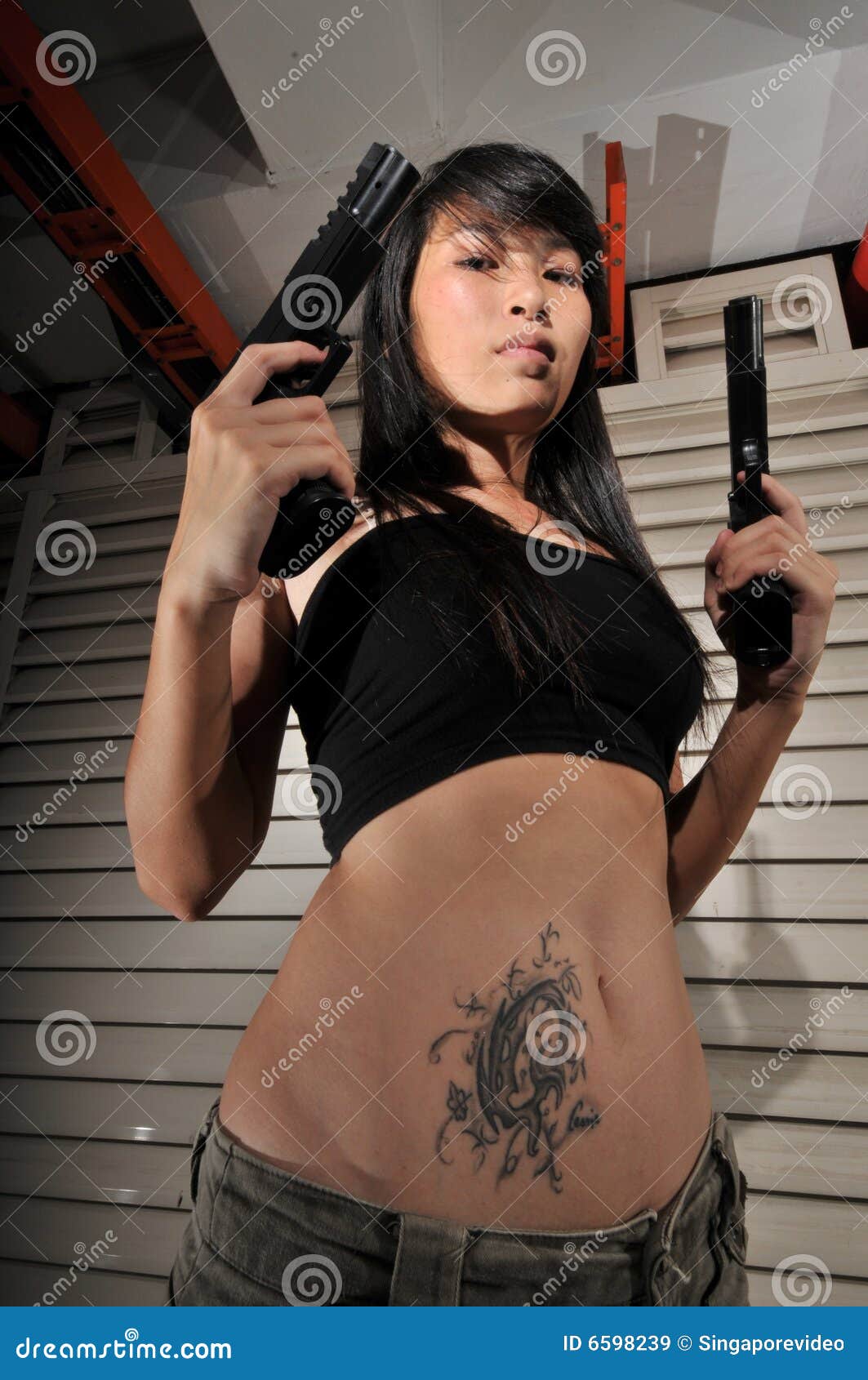 gangster girls with guns