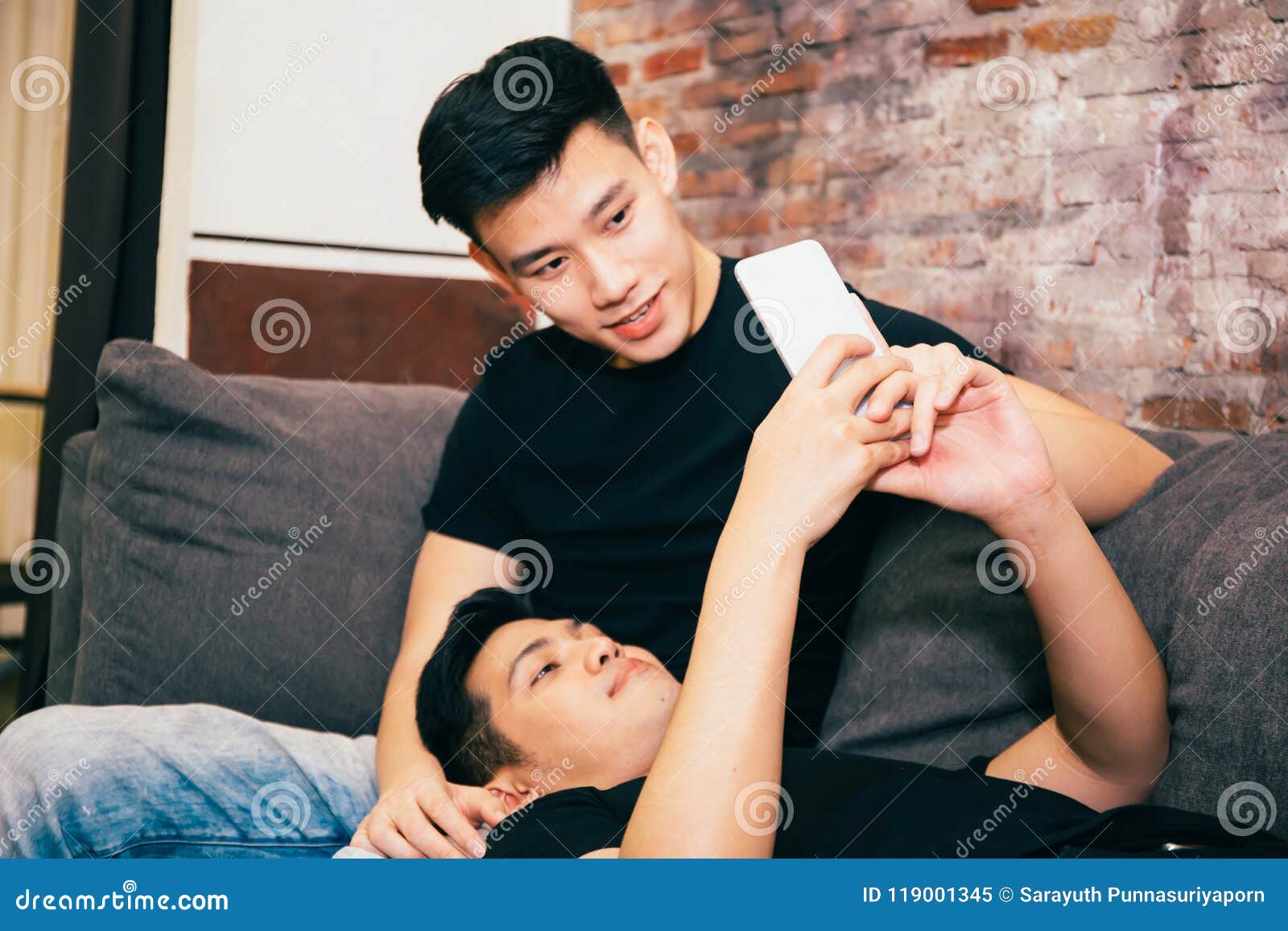 Vietnamese Gay Couple: Trần Chí Tâm & Kỳ Nguyễn