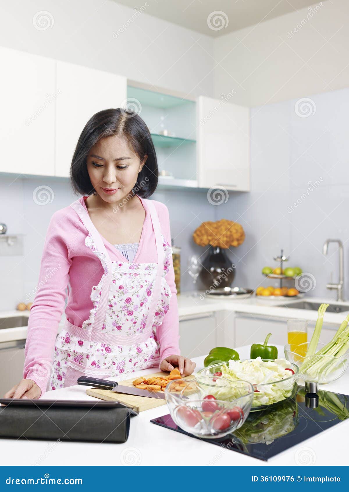 asian housewife free thumbnails