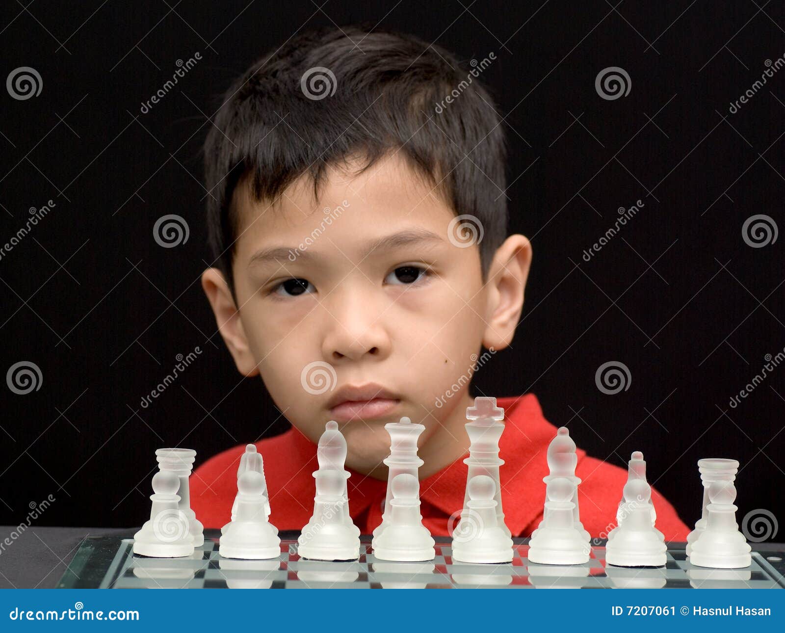 771 fotos de stock e banco de imagens de Asian Kid Playing Chess