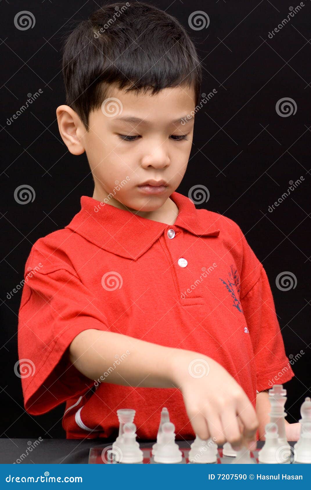 771 fotos de stock e banco de imagens de Asian Kid Playing Chess