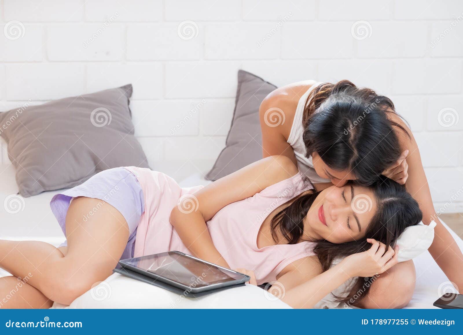 Lesbian Kissing On Bed