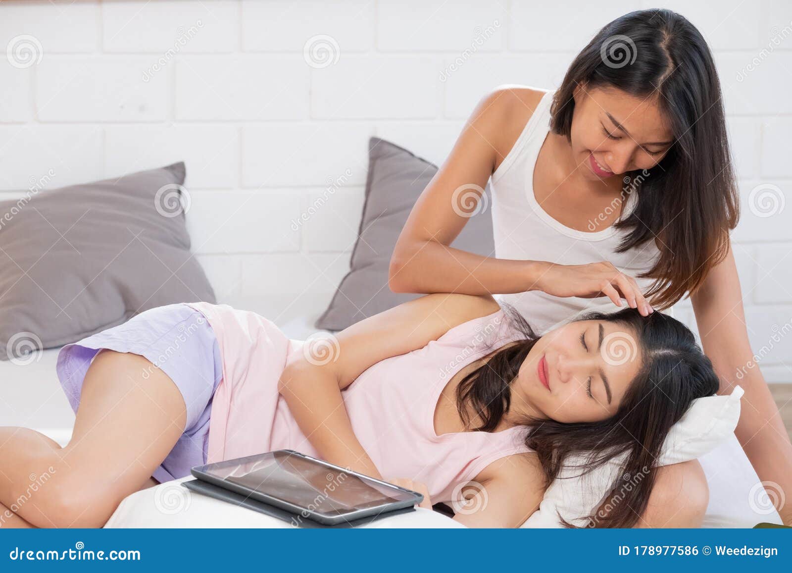 Asian Lesbian Sleep