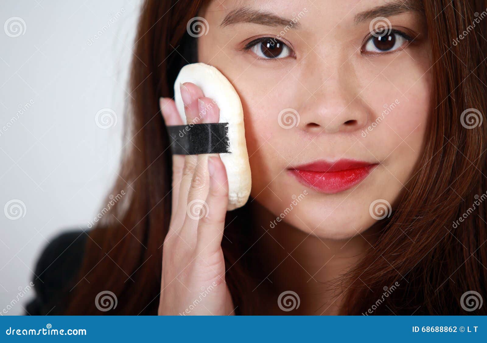 Asian Makeup artist stock photo. Image of asian, woman 68688862