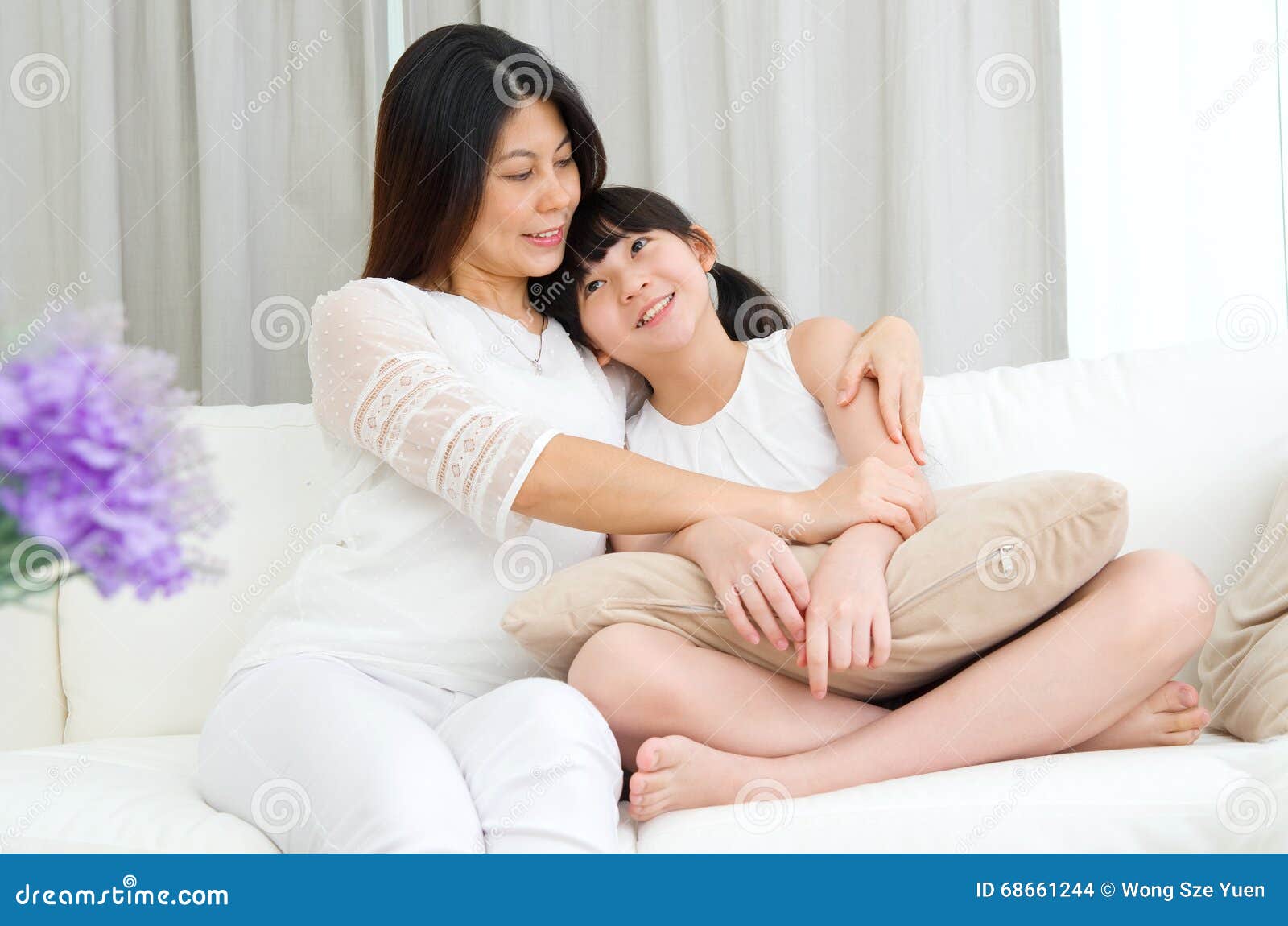 Mom Seduce Daughter Lesbian