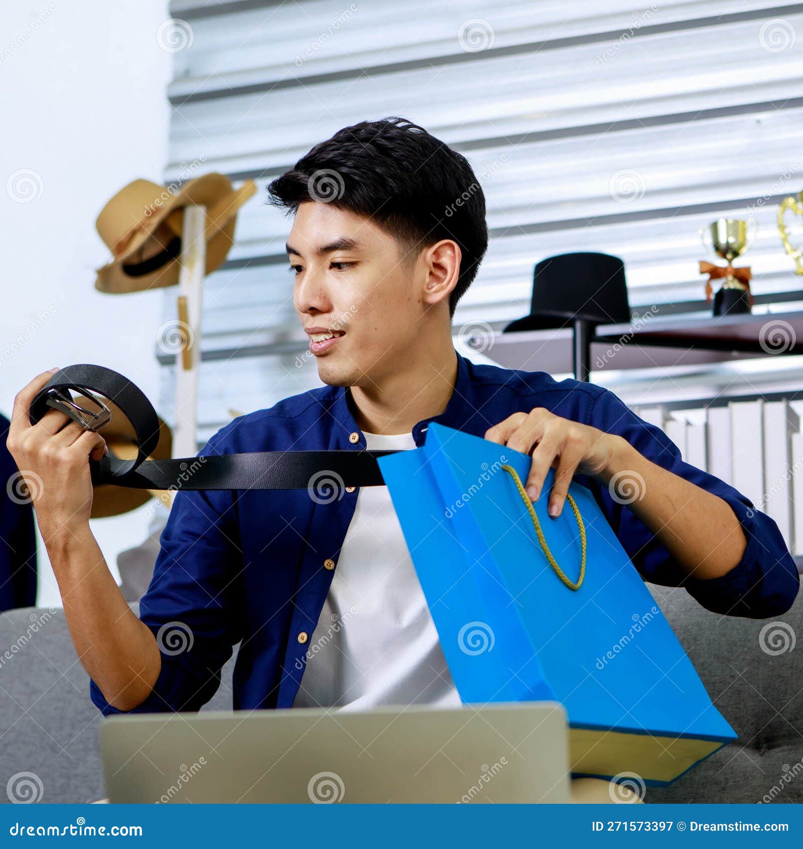 Online Seller Inglewood Ca