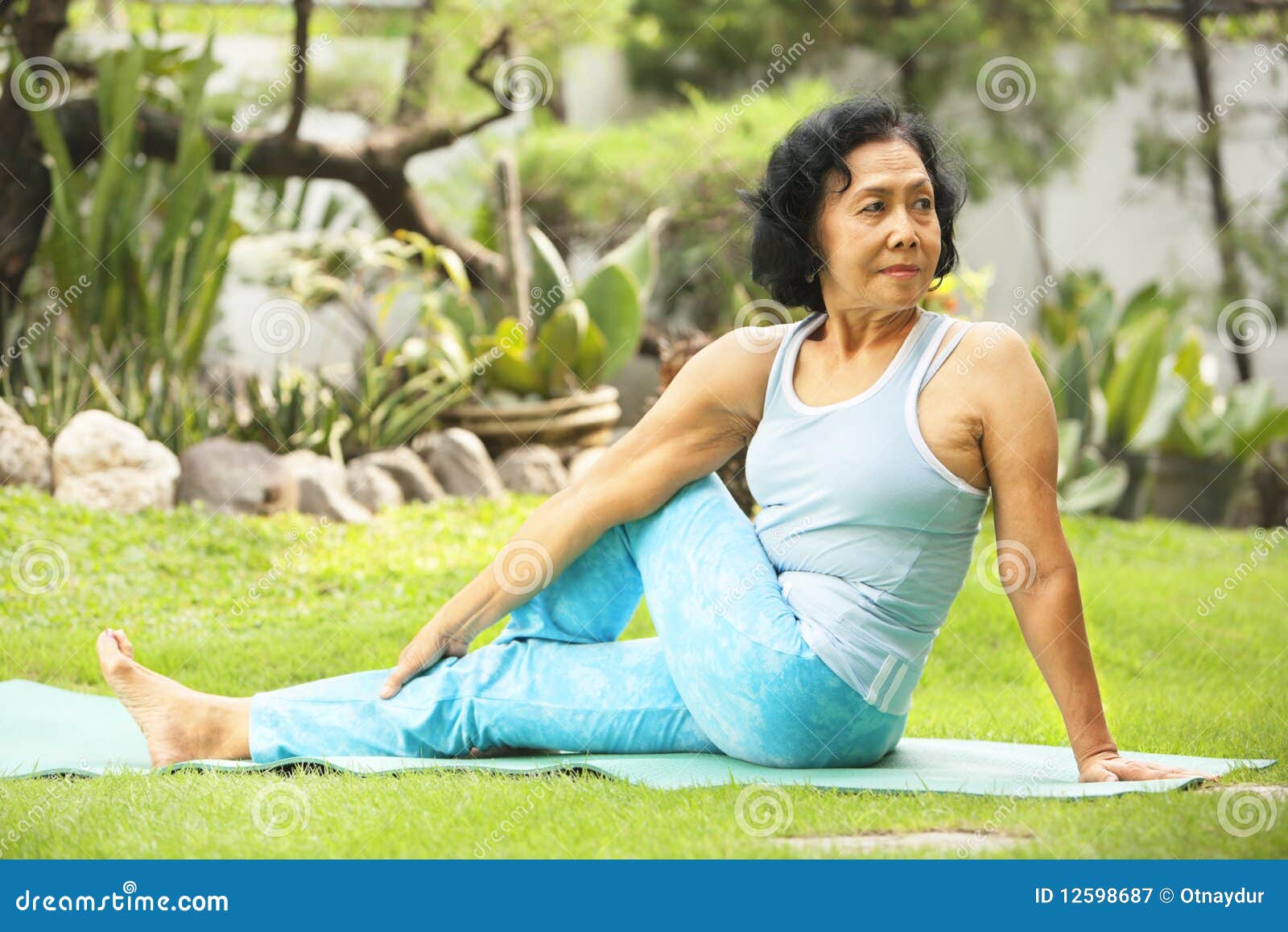 Asian Senior Old Woman Doing Yoga Stock Image Image Of Flexible Lifestyle 12598687