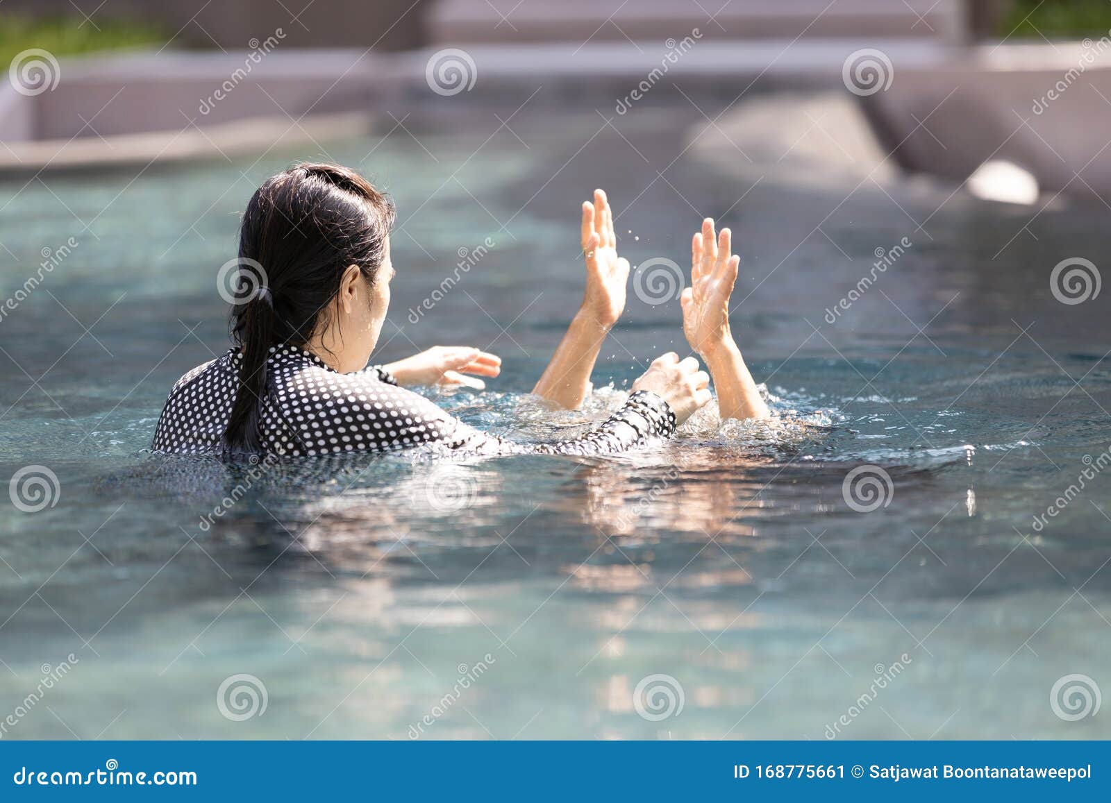 Girl Unconscious In Shallow Water Sexy Naked