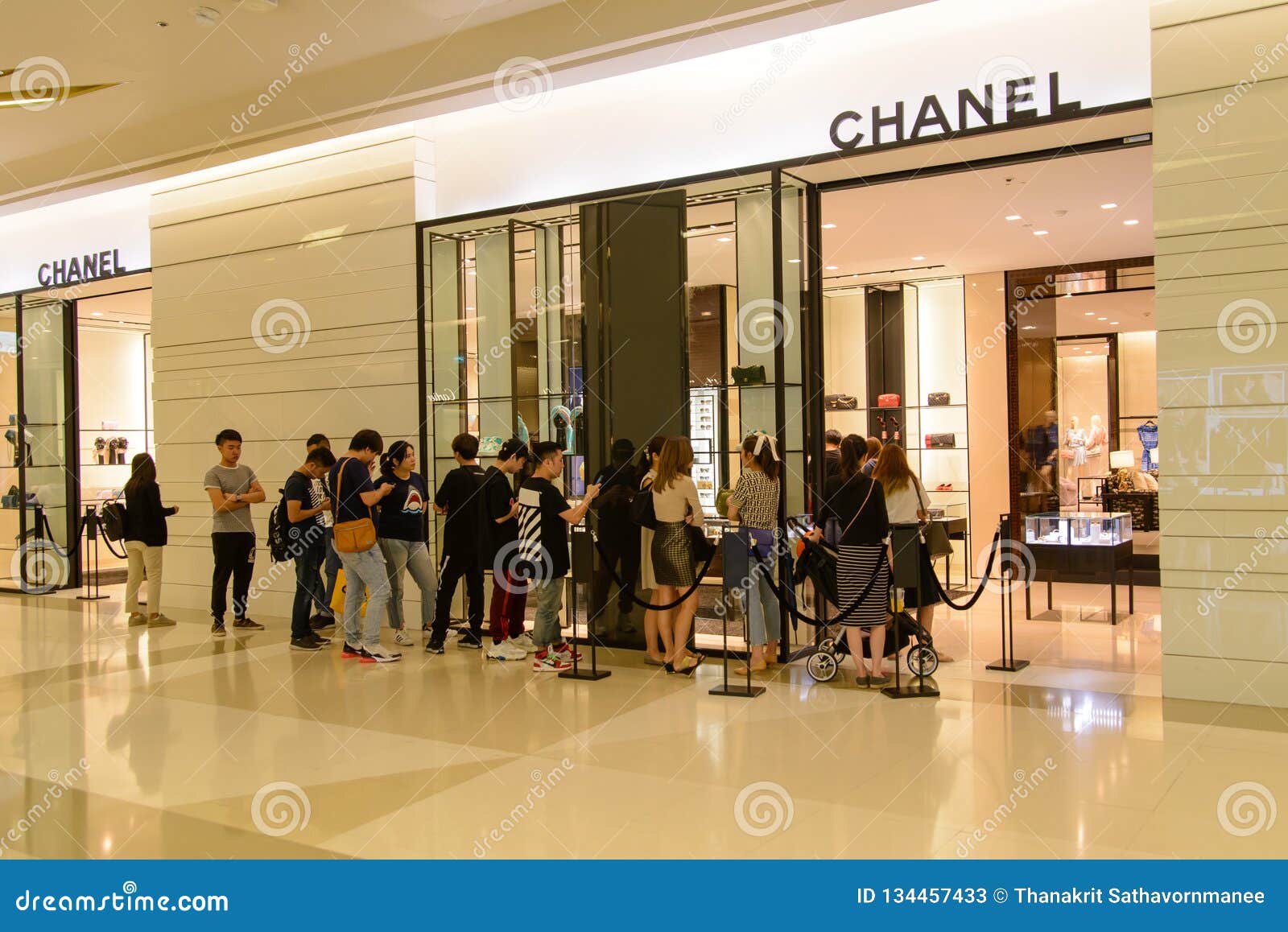 Asian Tourists Queue At Louis Vuitton Boutique, Bangkok ...