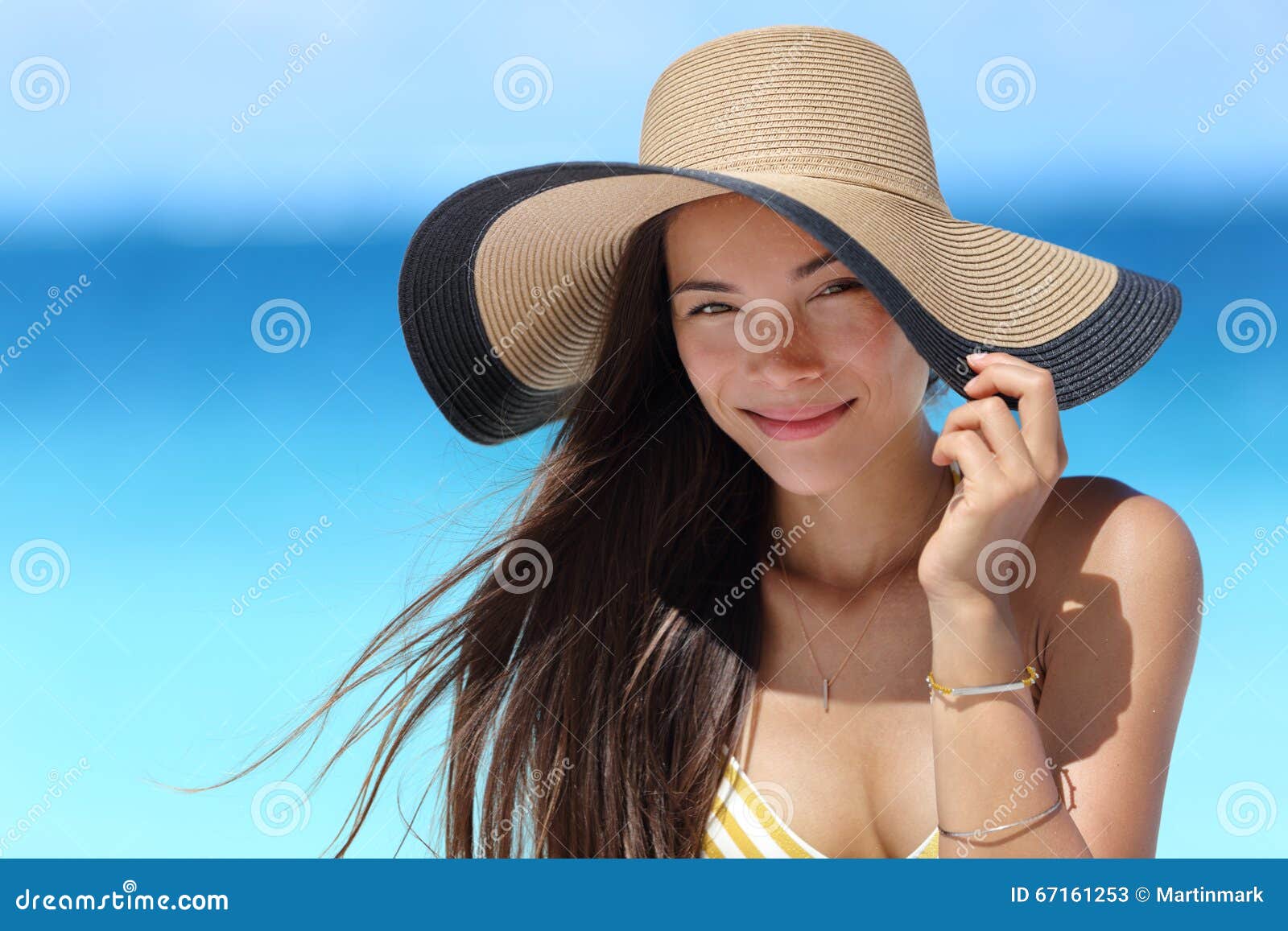 Asian Woman with Beach Hat for Face Sun Protection Stock Image - Image of  ocean, necklace: 67161253