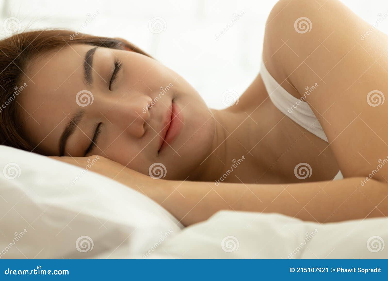 Asian Naked Sleep