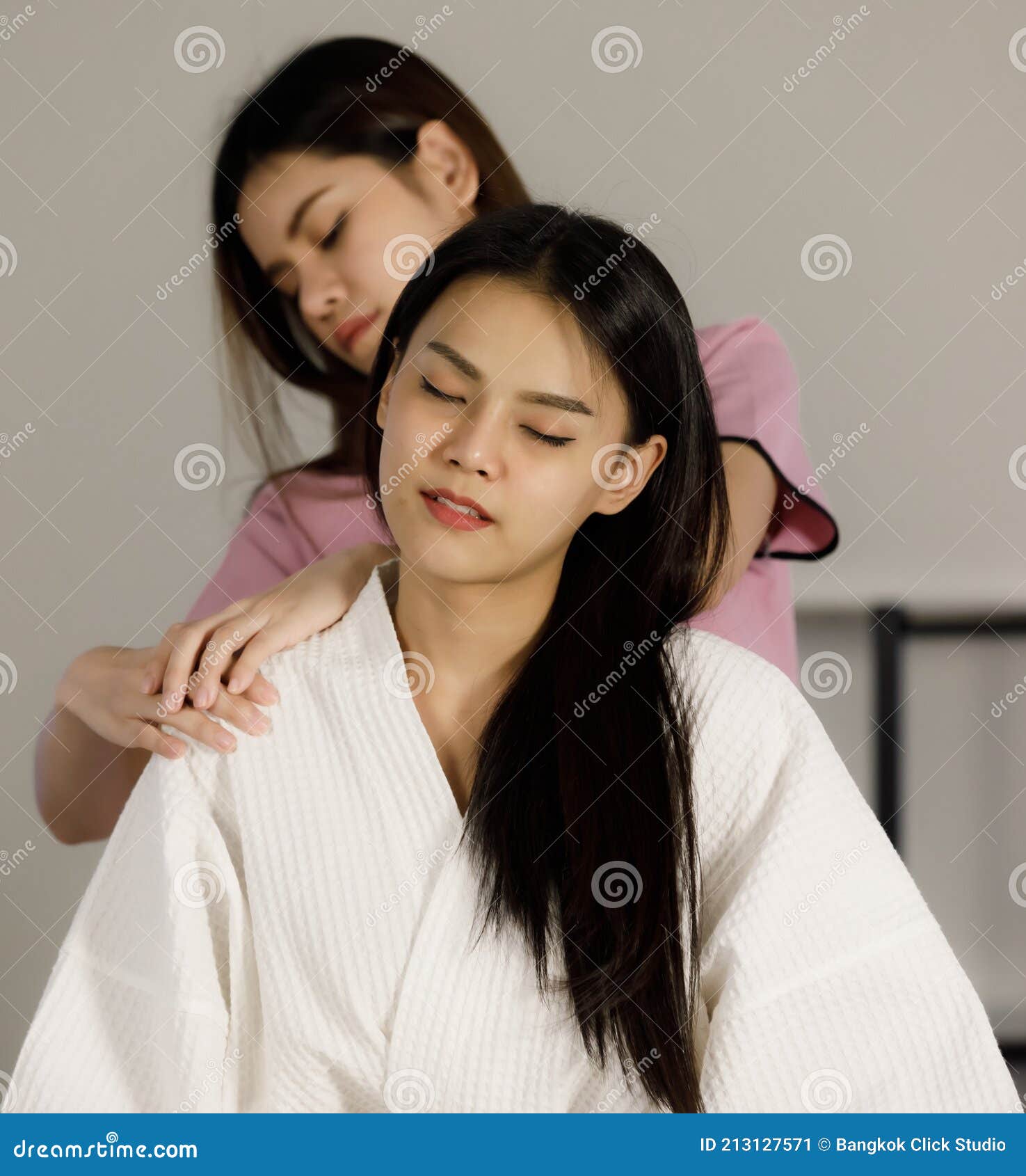 Asian Mom Massage