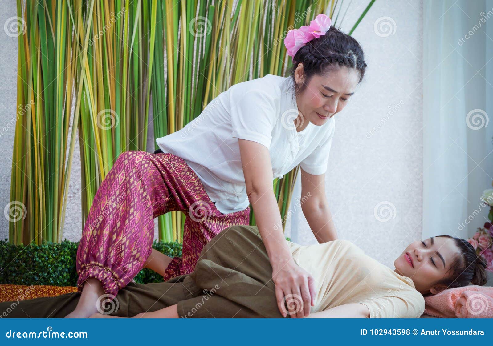 Lesbian Massage Spa