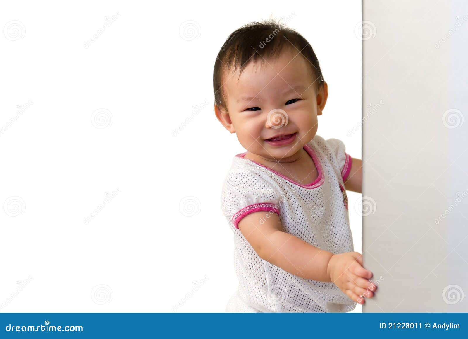 Asiatique Bebe De 10 Mois Avec Le Sourire Effronte Image Stock Image Du Gnangnan Fond