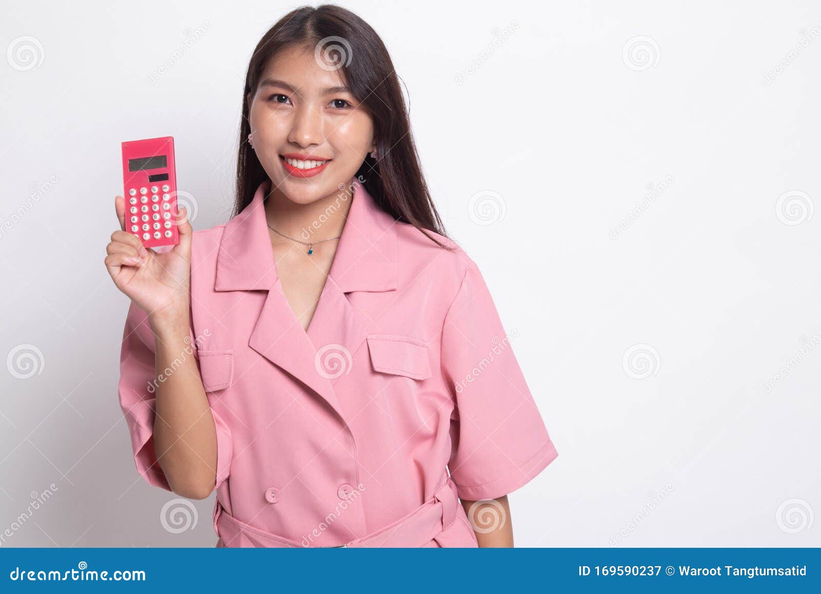 Asiatische Frau Lächelt Mit Taschenrechner Stockbild Bild Von Lernen Asiatisch 169590237 