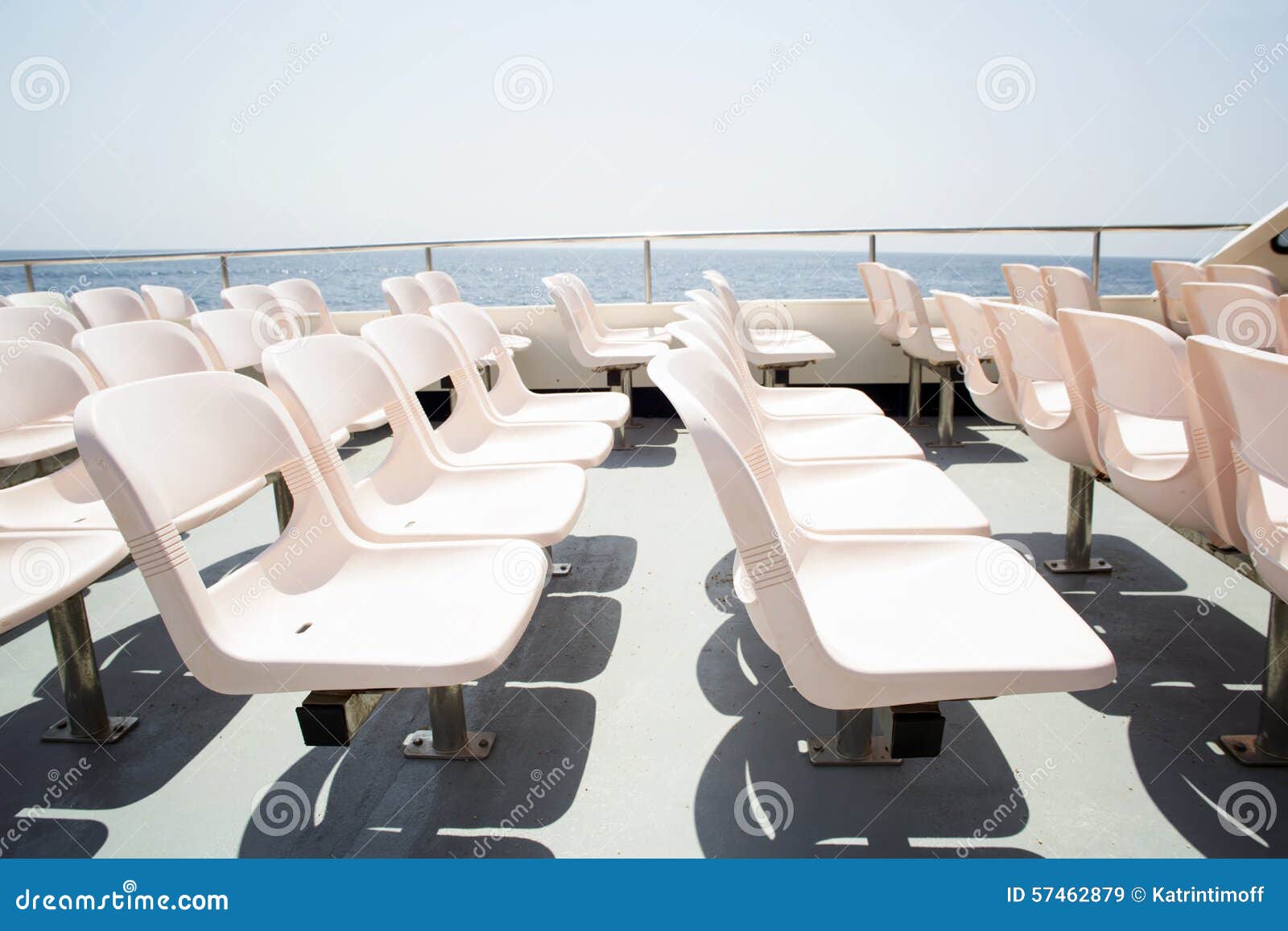 Asientos en el barco imagen de archivo. Imagen de asientos 57462879
