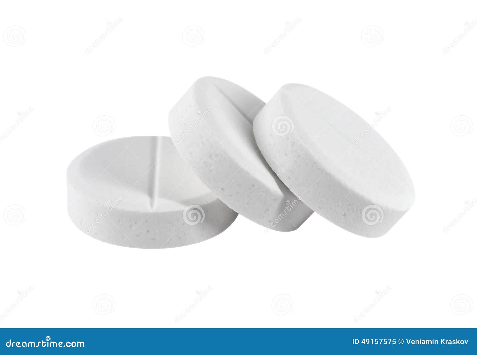 Três tabuletas de aspirin isolaram-se no branco Trajeto de grampeamento incluído