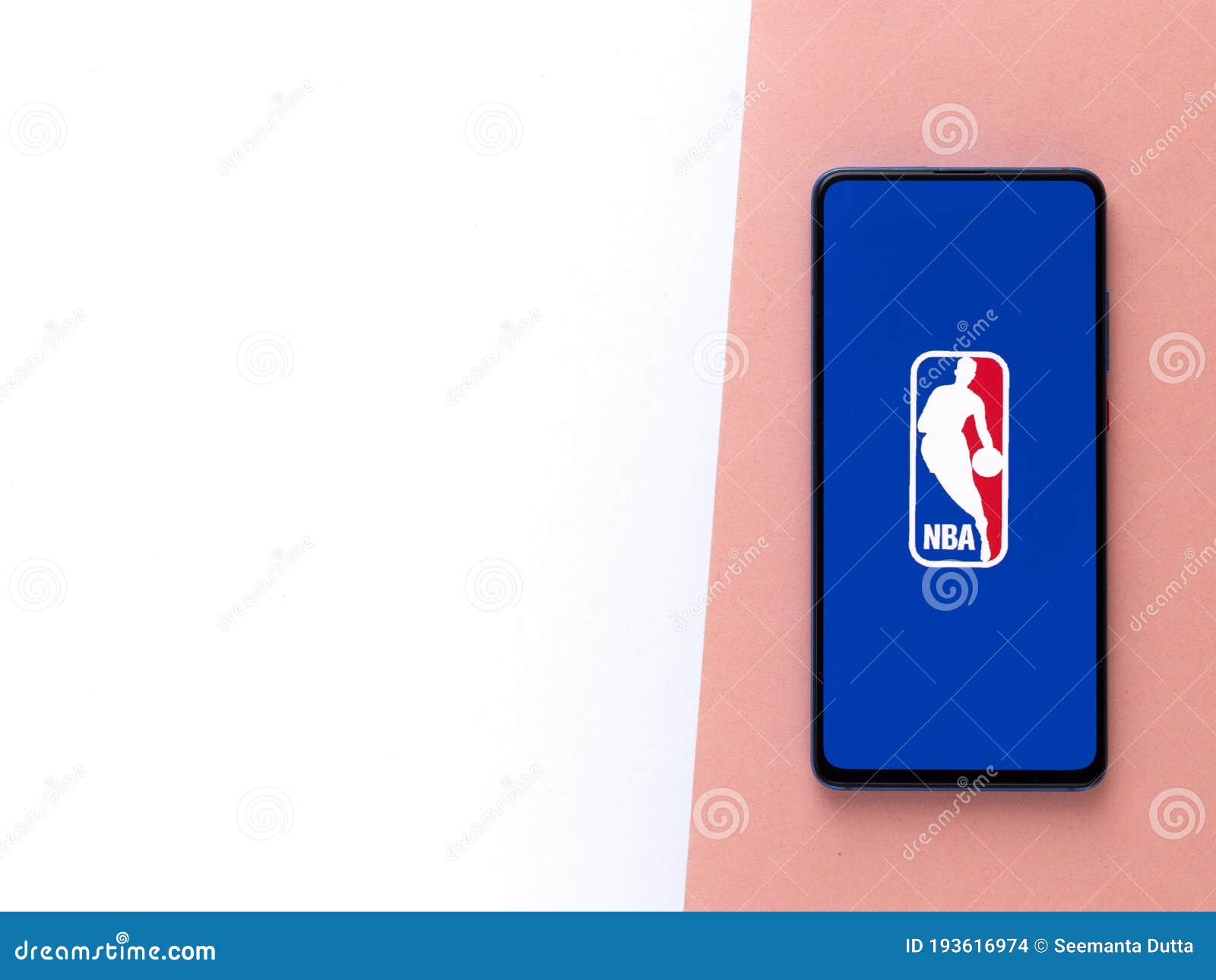 Nba logo mobile hi-res stock photography and images - Alamy