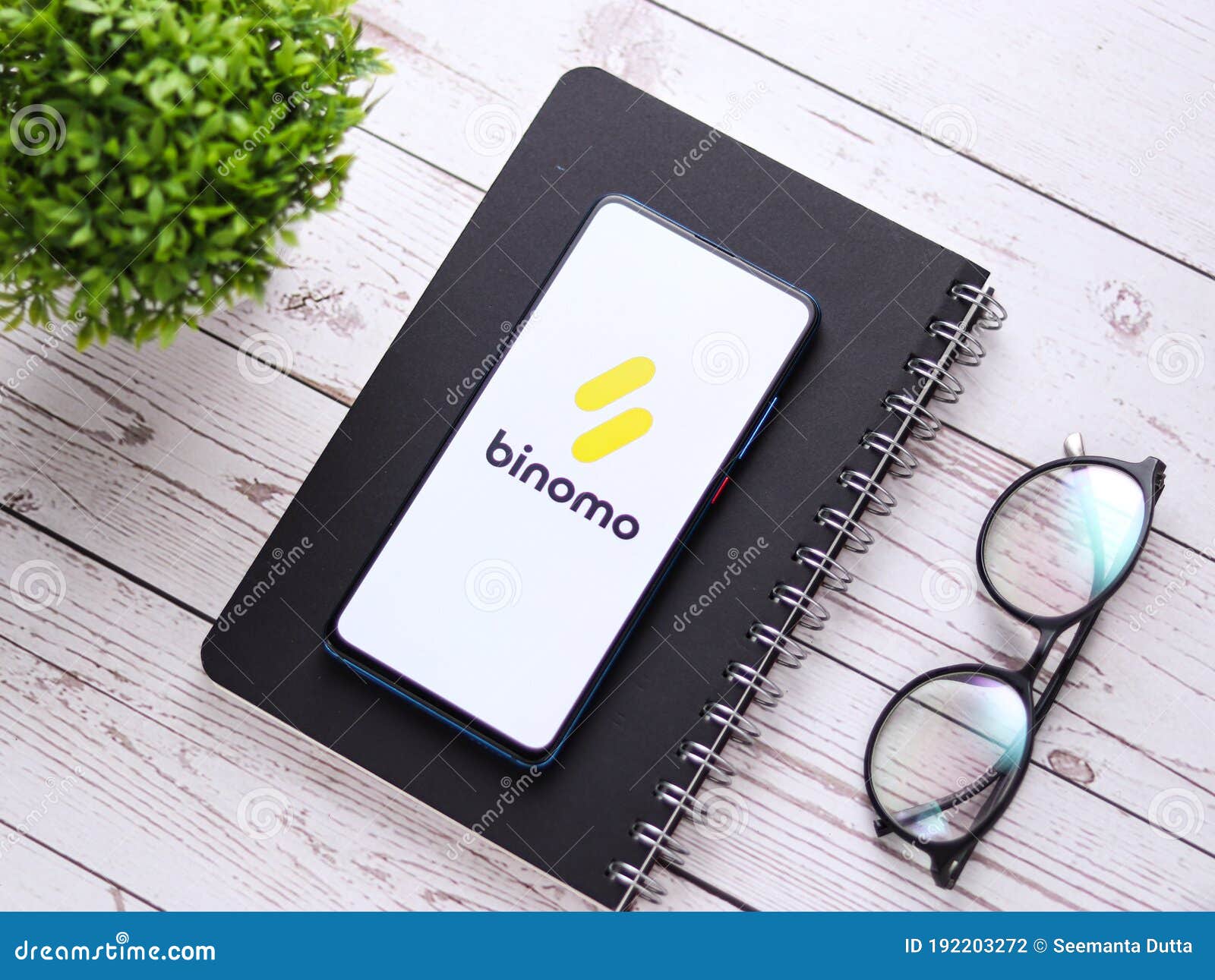 About: Binomo | Invest Trade (Google Play version) | | Apptopia