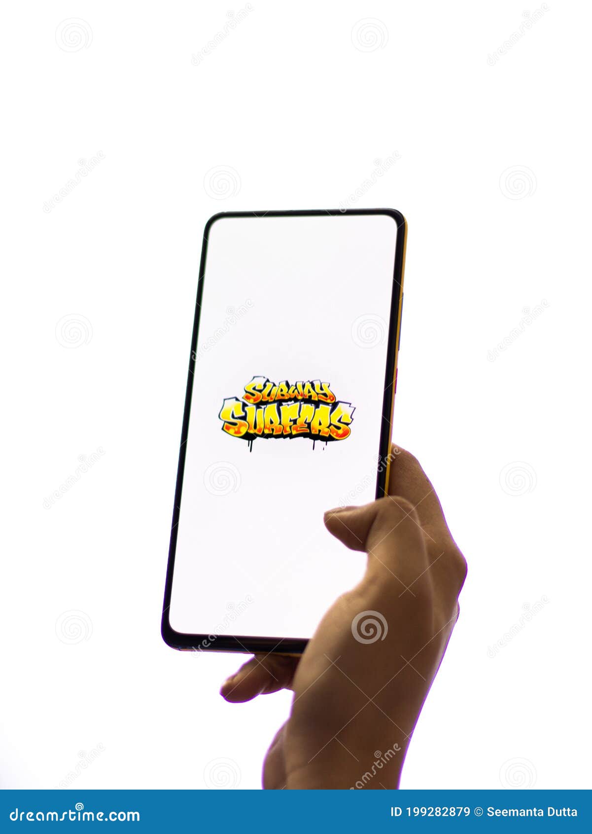 An iPhone mobile with the game Subway surfers Stock Photo - Alamy