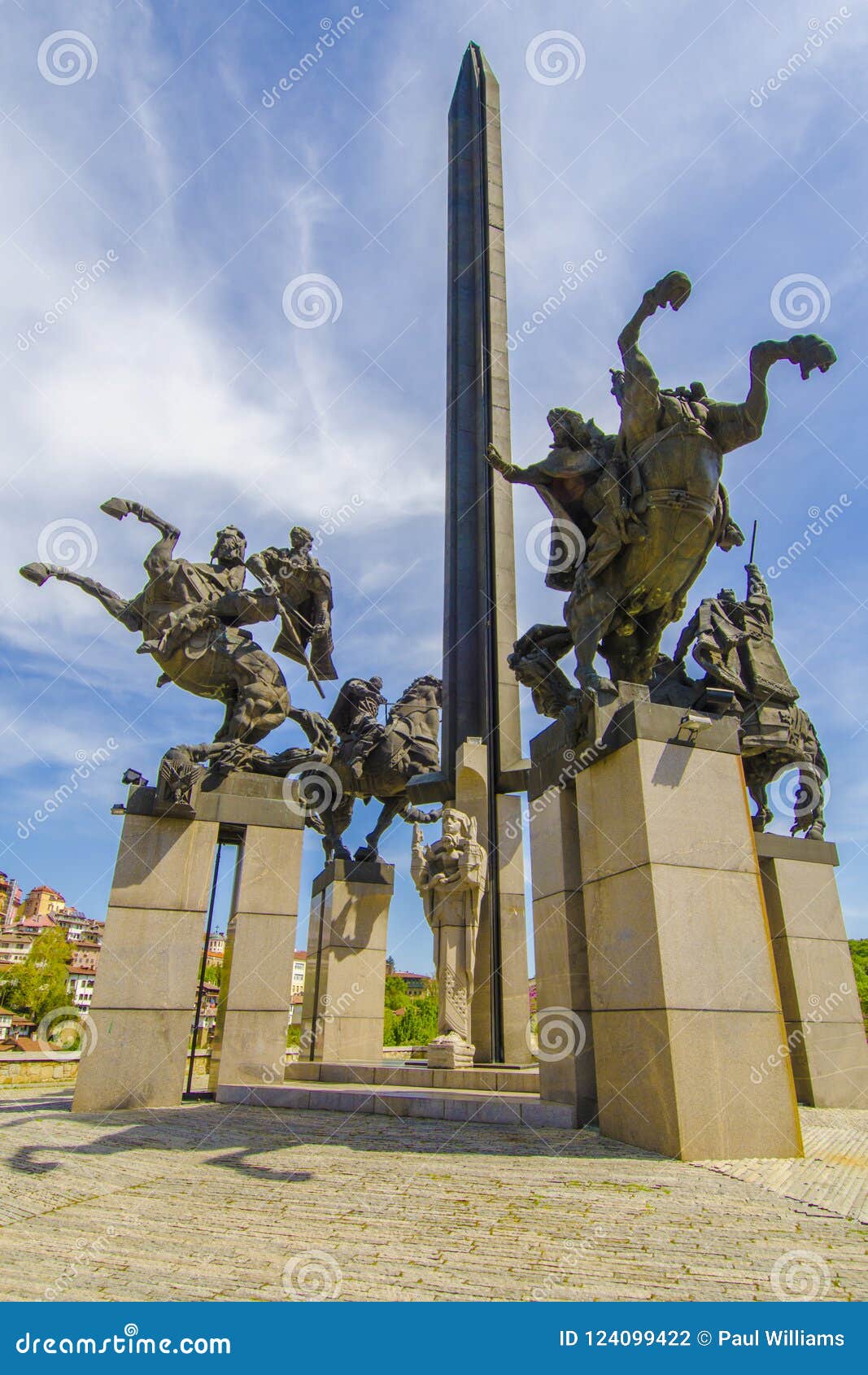 assens-monument-veliko-tarnovo-bulgaria-to-assen-dynasty-dedicated-kings-peter-kaloyan-ivan-ii-was-built-124099422