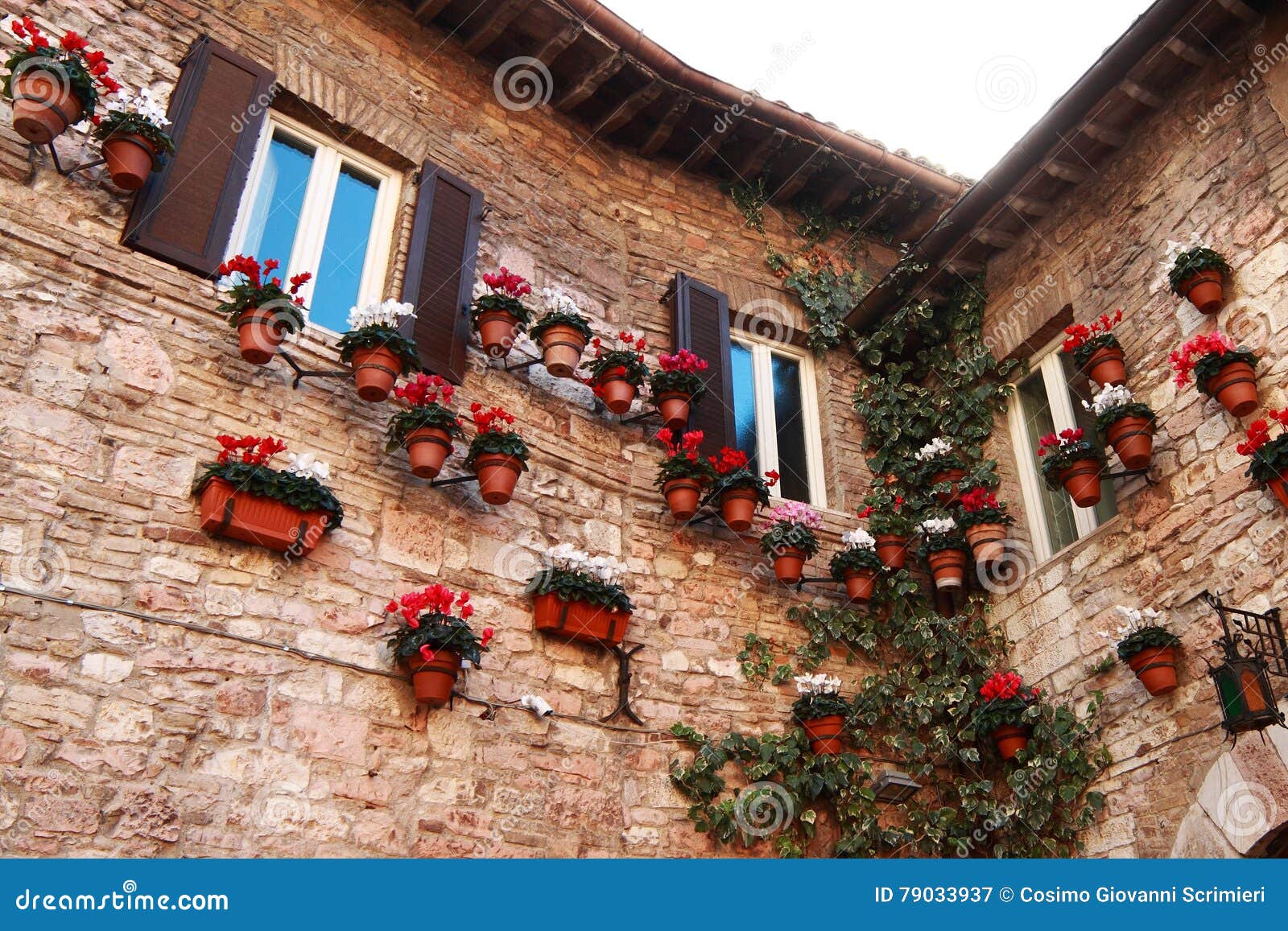 Assisi Medeltida Byggnad - Italien Fotografering för Bildbyråer ...