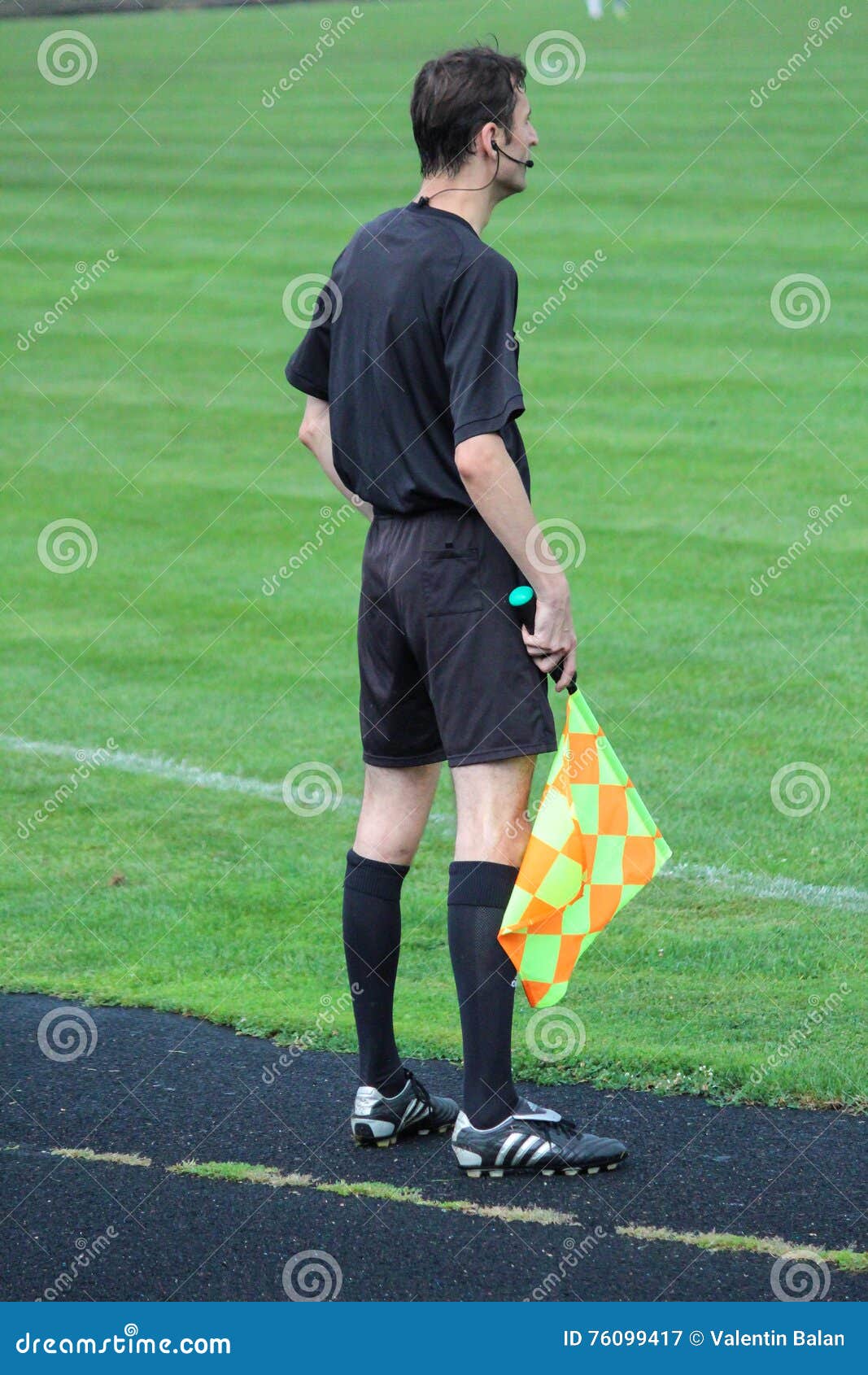 Assistant referee editorial photography. Image of line - 76099417