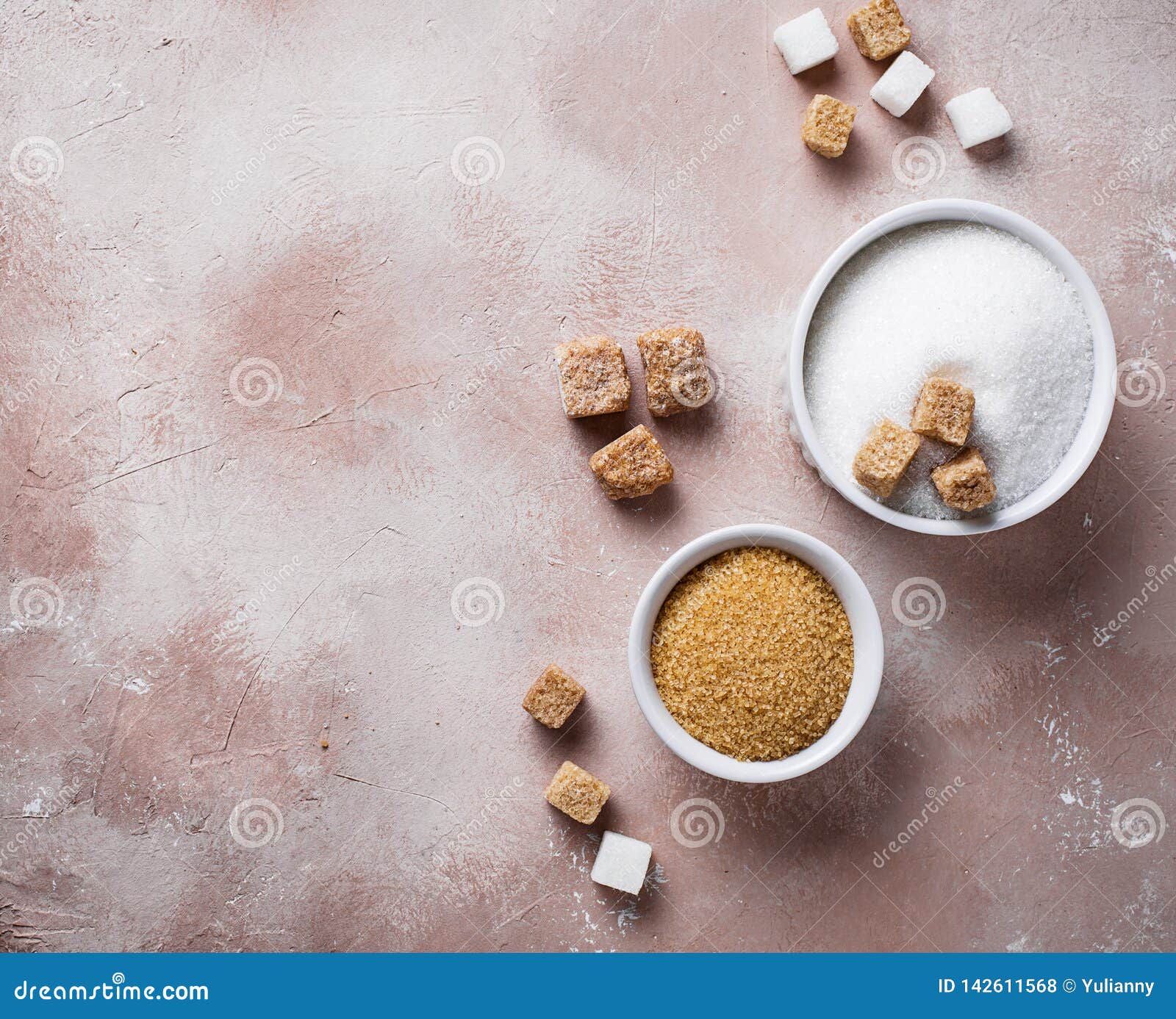 White and brown cane sugar stock photo. Image of fructose 142611568