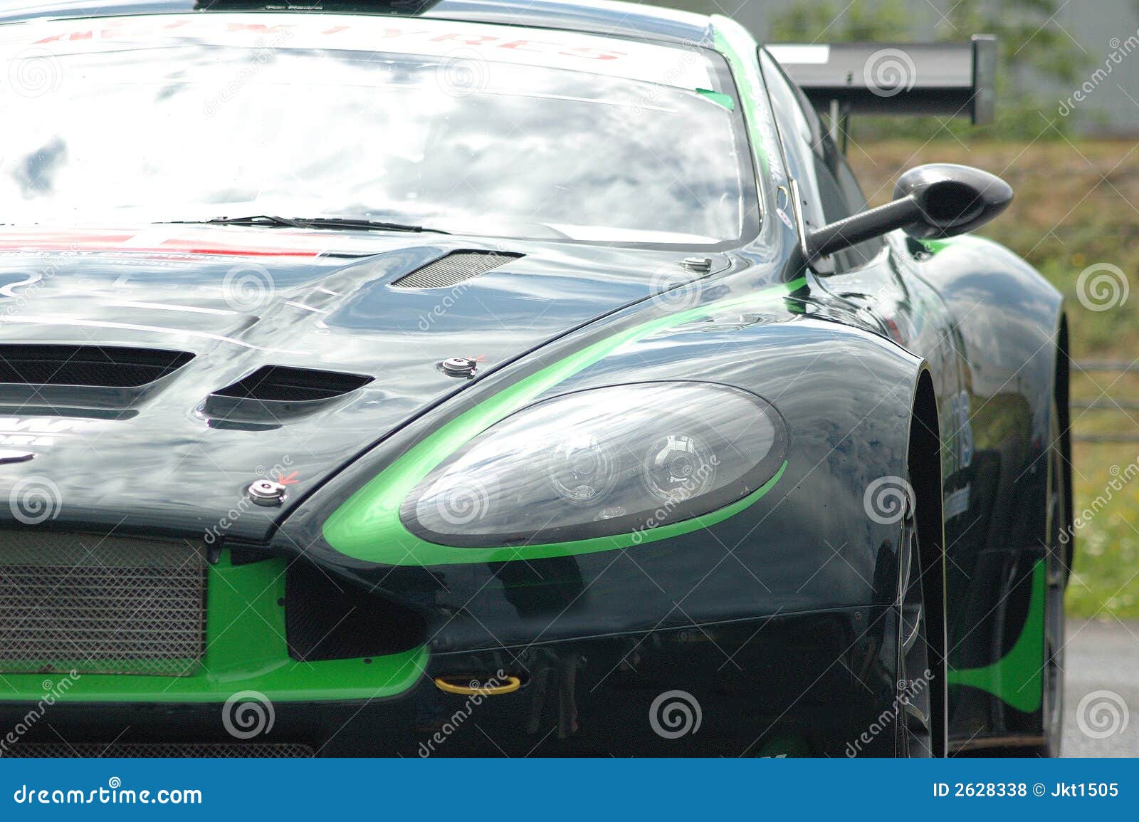 aston martin racing car