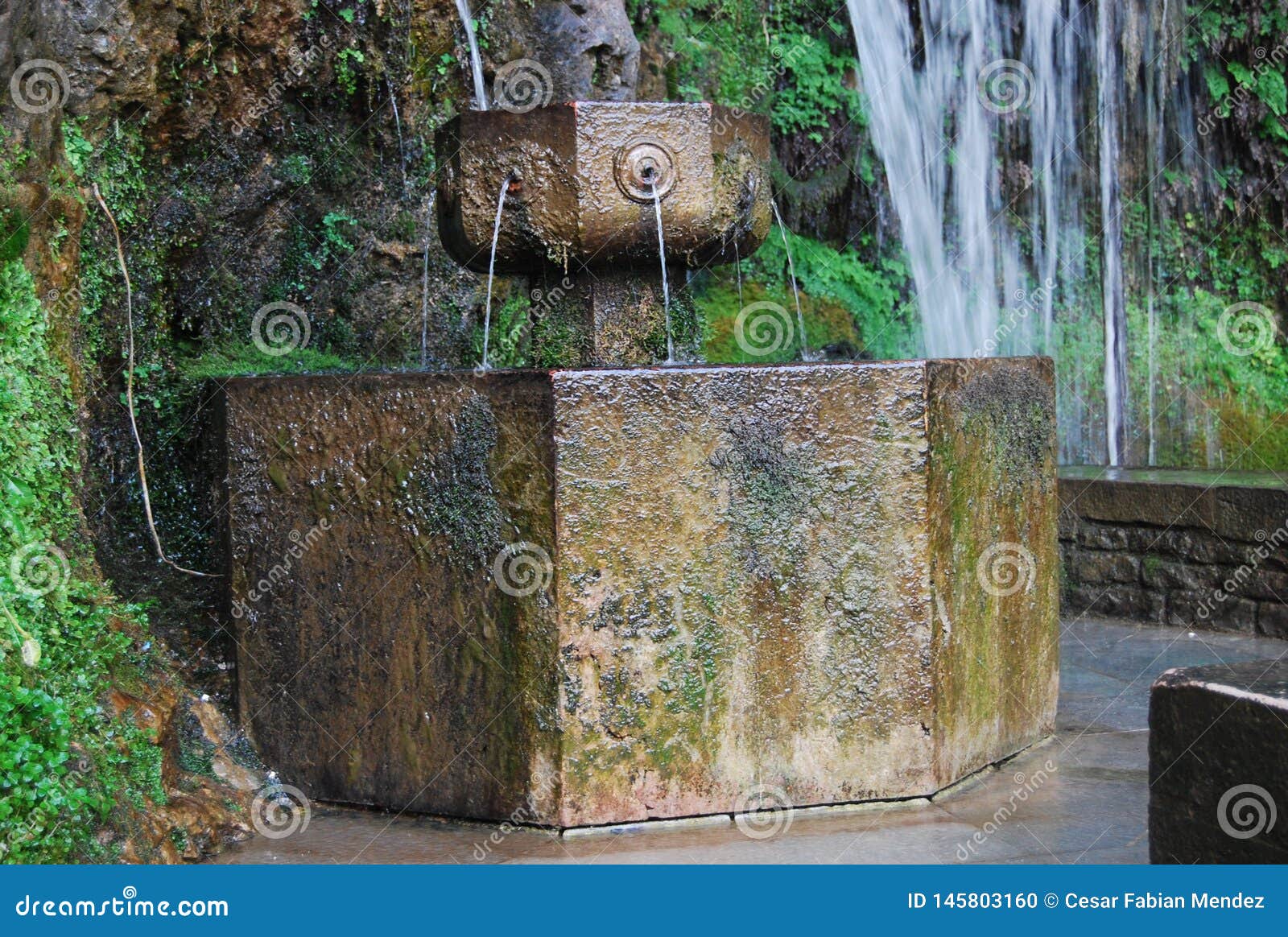 fountain of the seven pipes covadonga