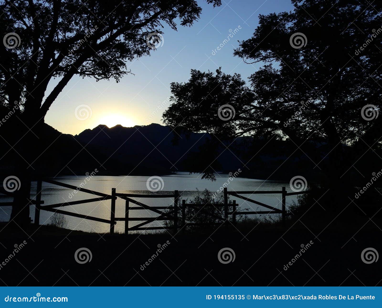 atardecer de verano en el pantano del porma