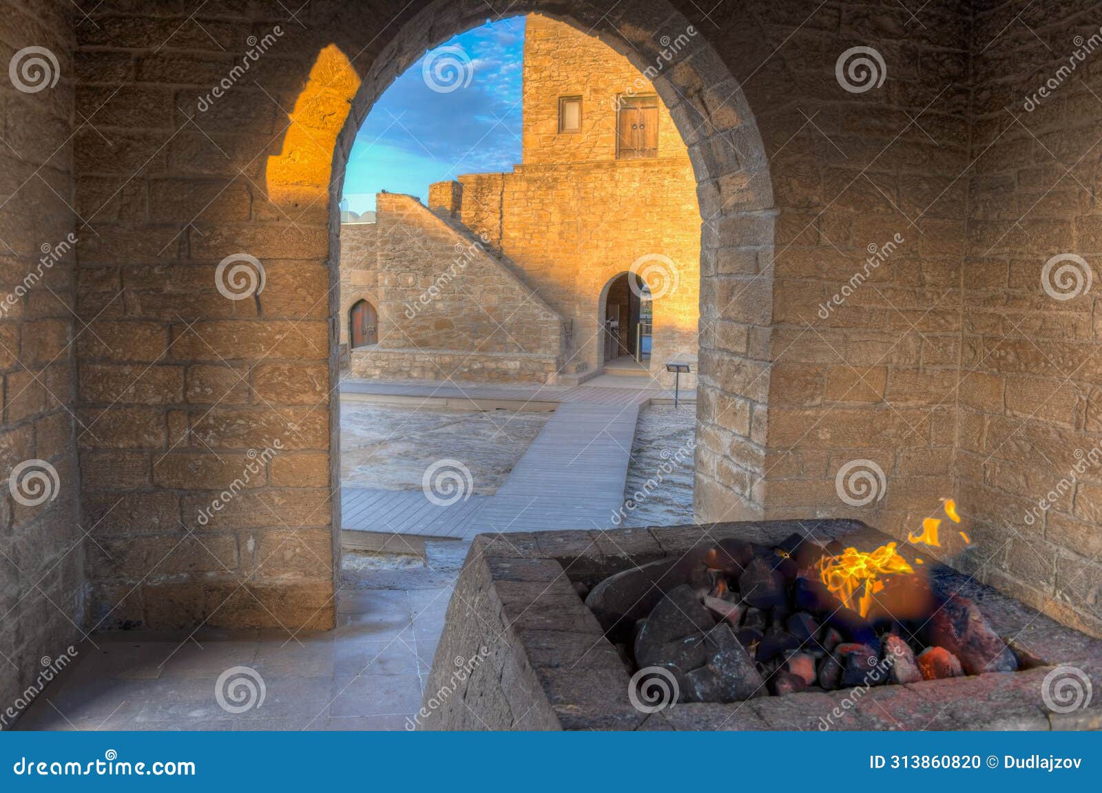 ateshgah zoroastrian fire temple in azerbaijan