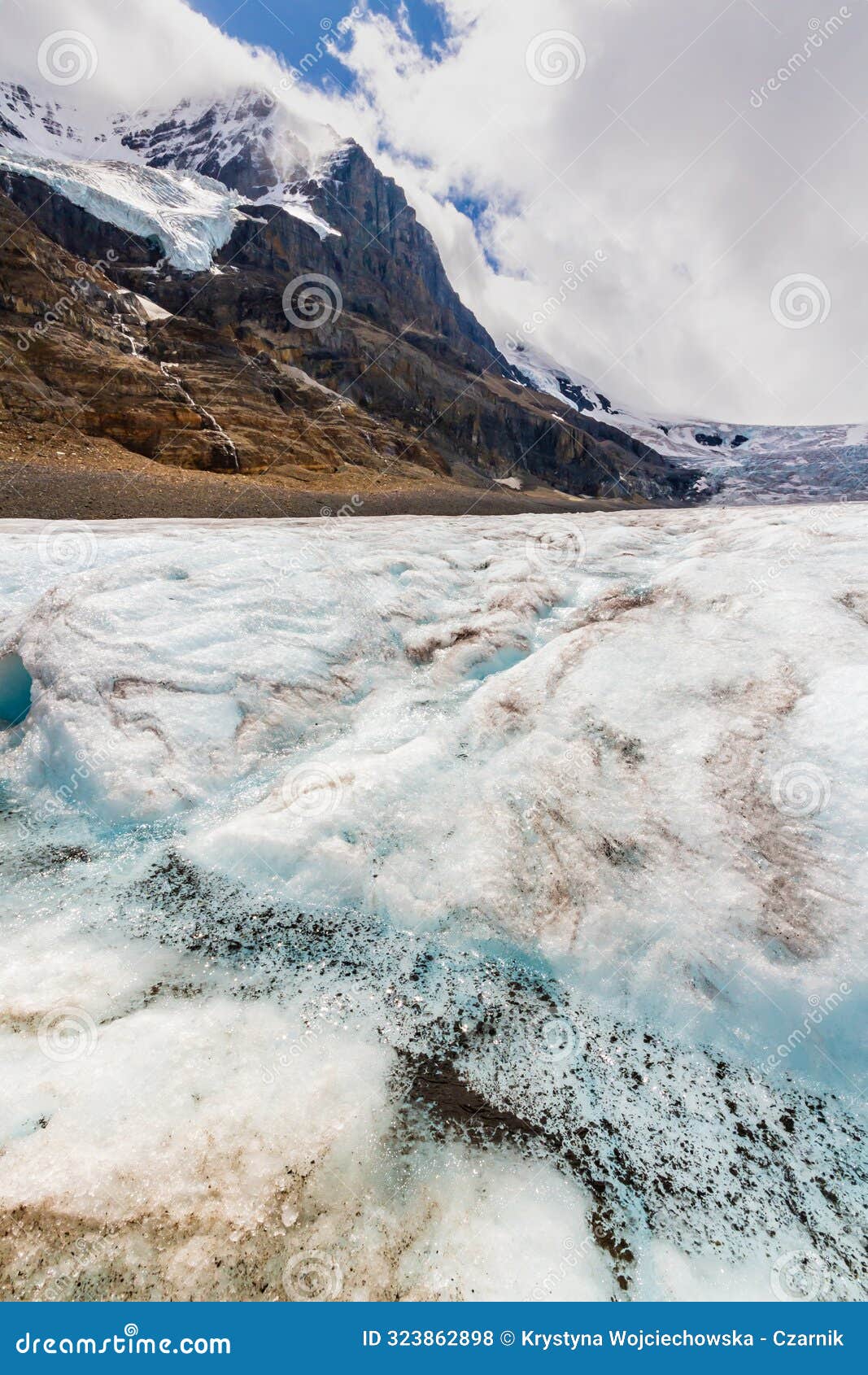 athabasca glacier. jasper national park, canada