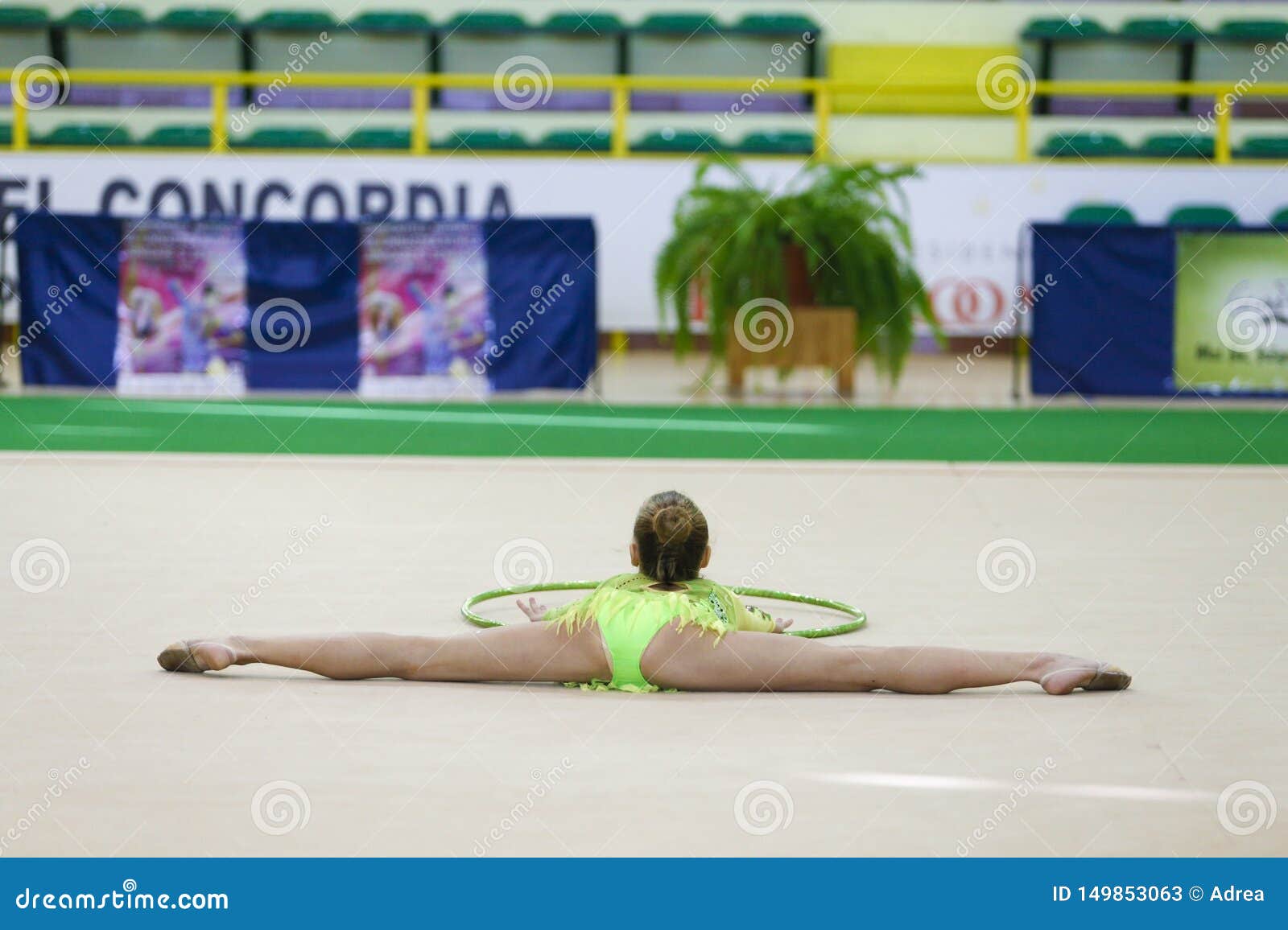 rhythmic gymnastic in open legs  de.photo-pic.cyou