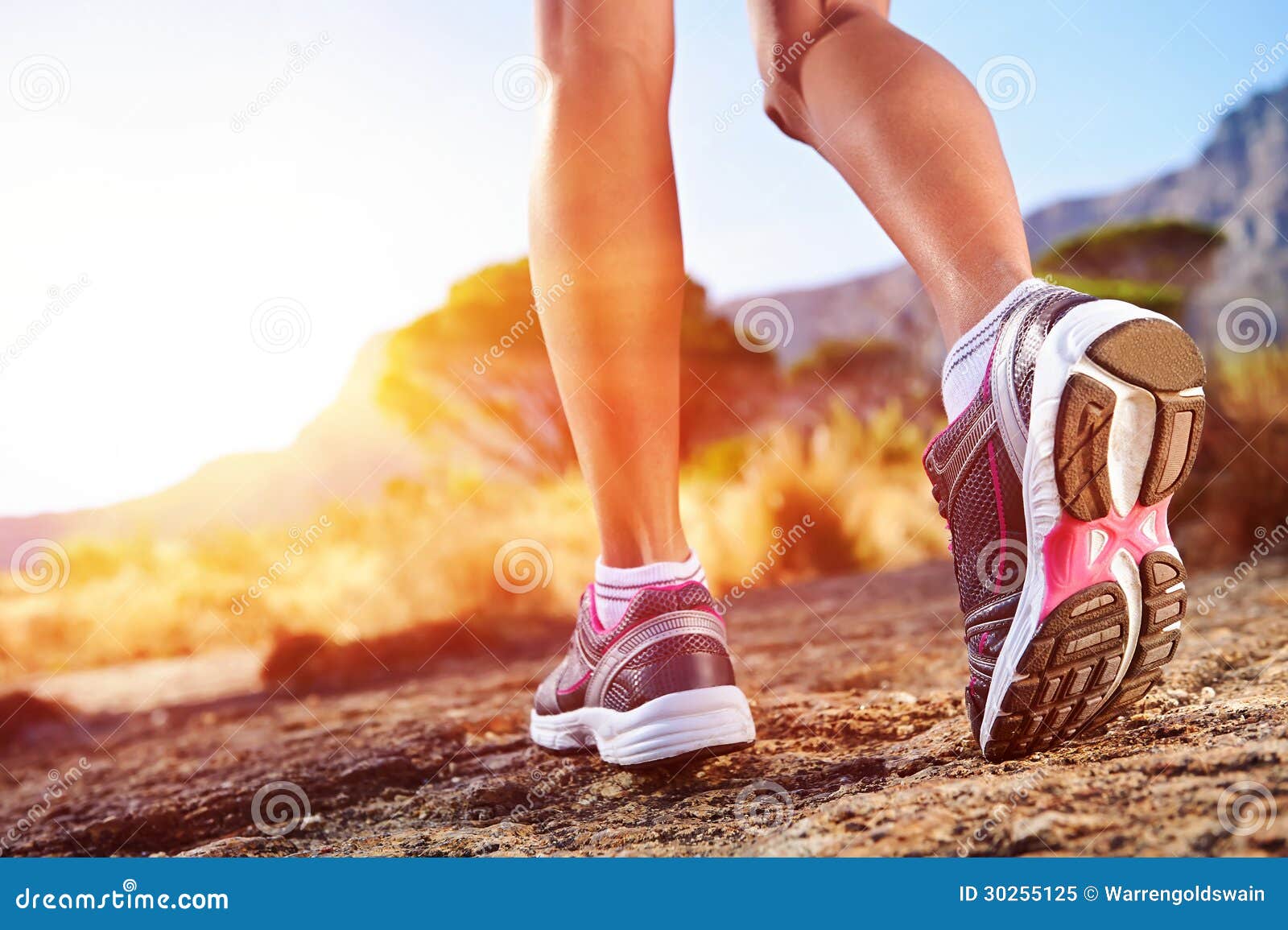 trail running woman