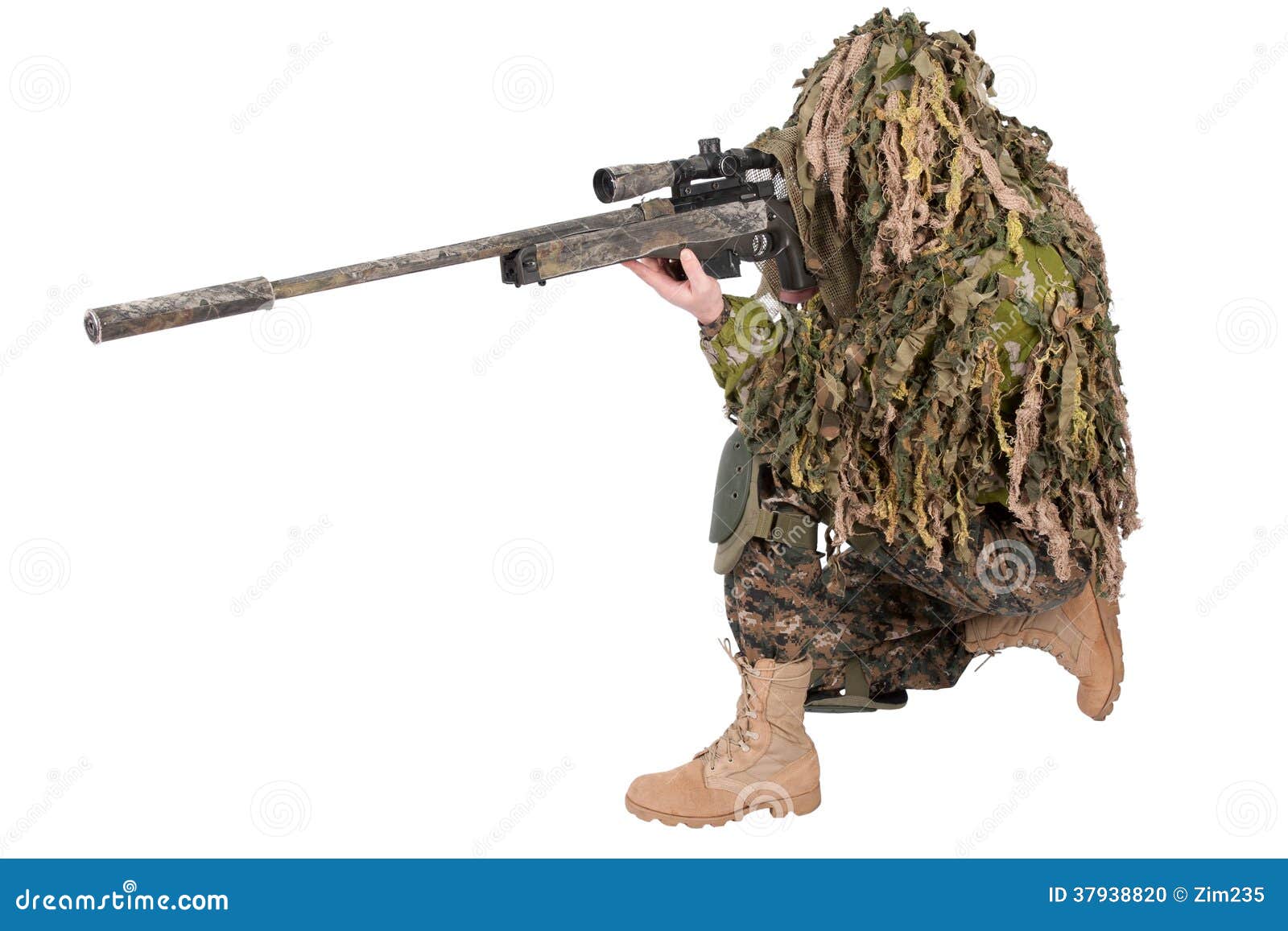 Atirador Furtivo Camuflado No Terno Do Ghillie Foto de Stock - Imagem de  uniforme, espingarda: 37938820