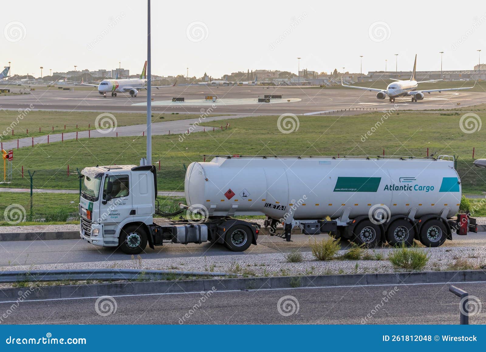 Atlantic Cargo Gasoline Delivery Truck Editorial Stock Photo Image of asphalt, delivery 261812048