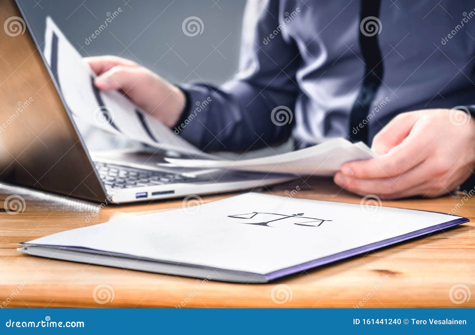 attorney-prosecutor-solicitor-working-legal-papers-law-firm-company-busy-lawyer-brief-documents-agreement-contract-161441240.jpg
