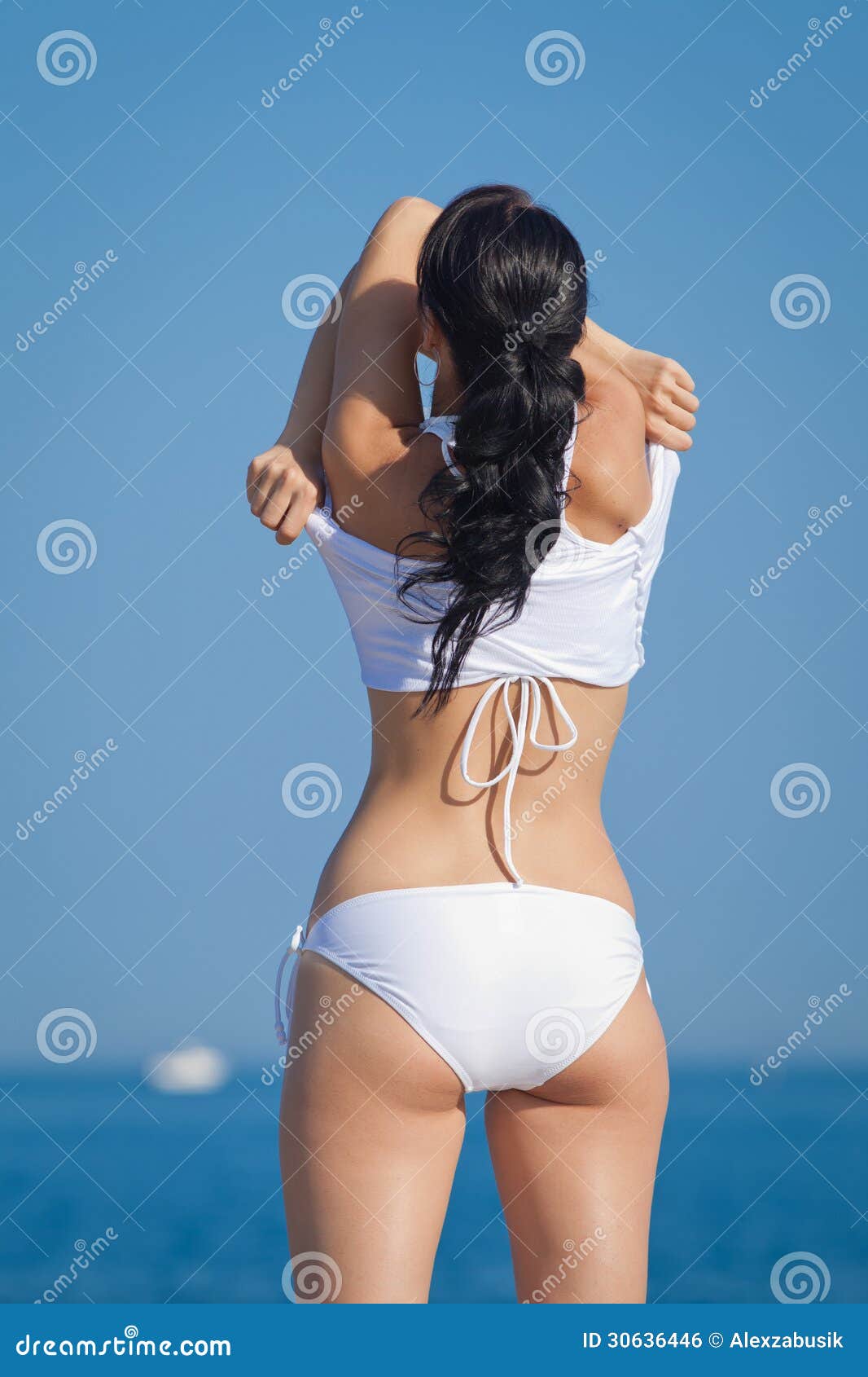 182 Bikini Undressing Stock Photos