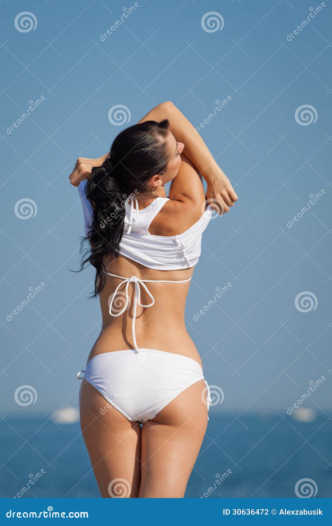 182 Bikini Undressing Stock Photos