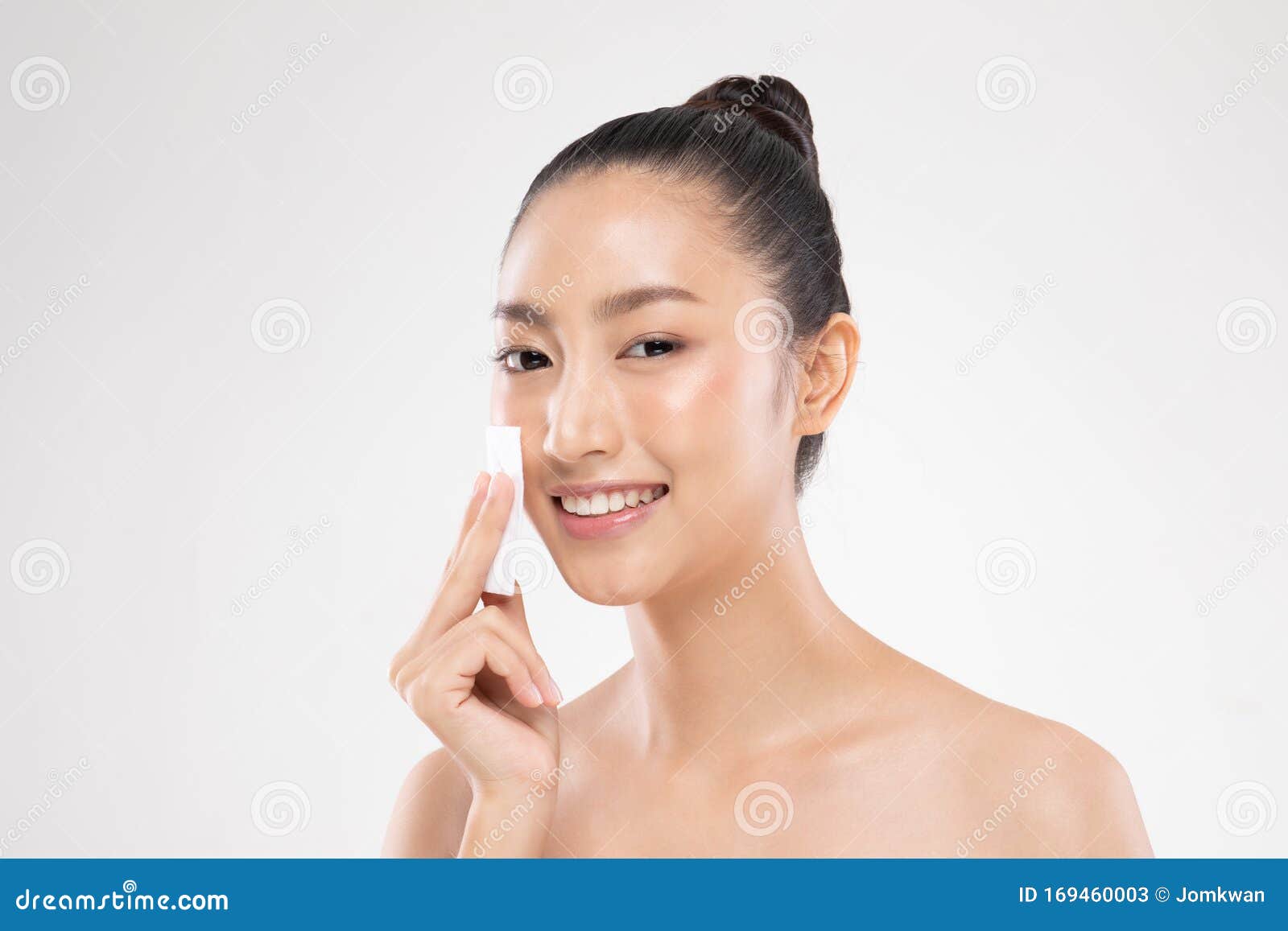 https://thumbs.dreamstime.com/z/attractive-charming-asian-young-woman-smile-using-tissue-toner-cleaning-make-up-feeling-fresh-clean-healt-healthy-169460003.jpg
