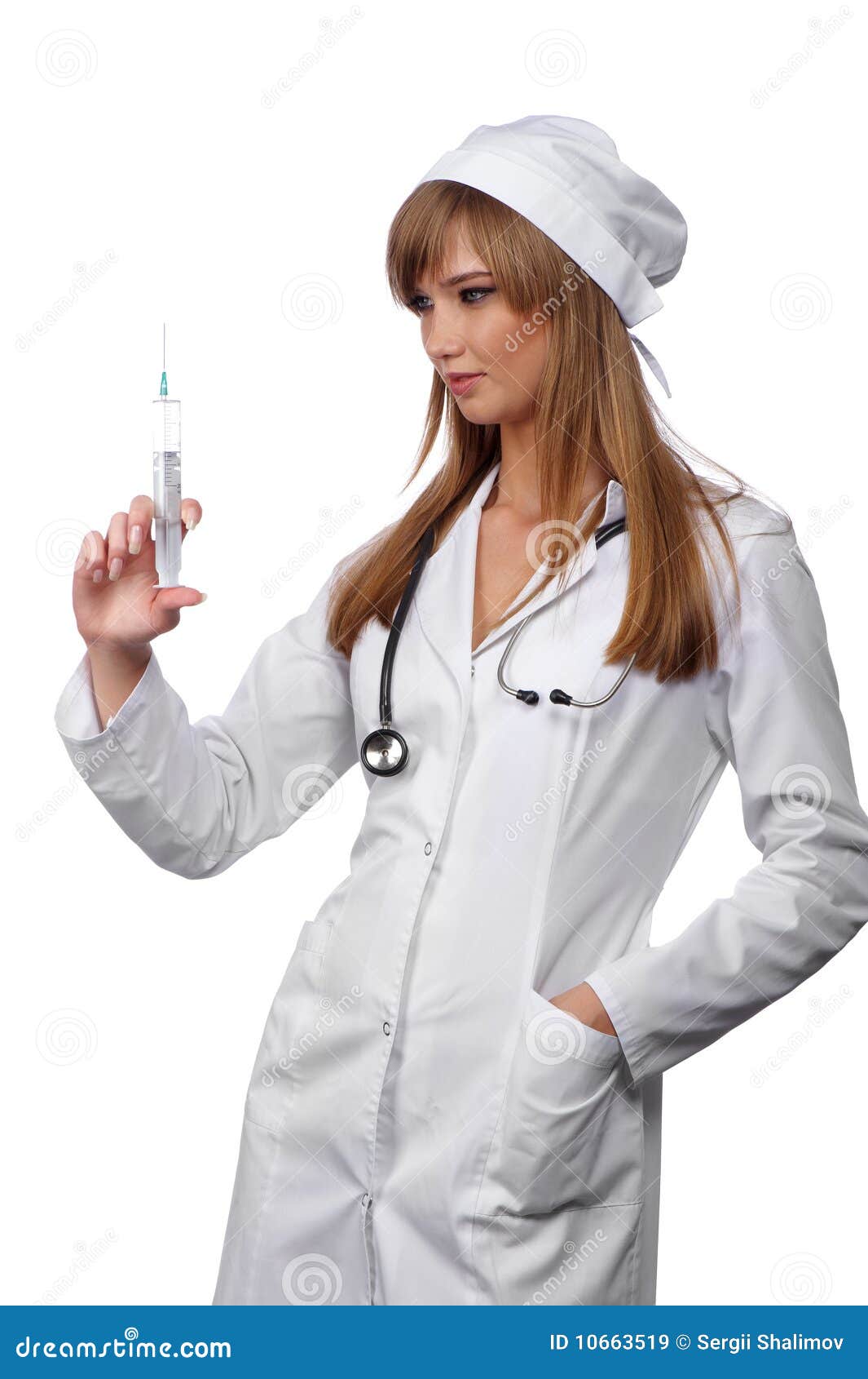 attractive-nurse-10663519.jpg