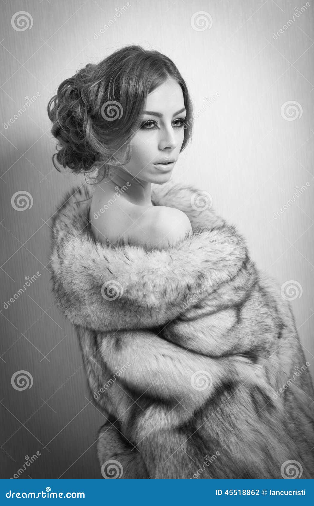 Featured image of post Female Creative Indoor Photoshoot - Make sure to check out my indoor photography tips article for more information on how to take.
